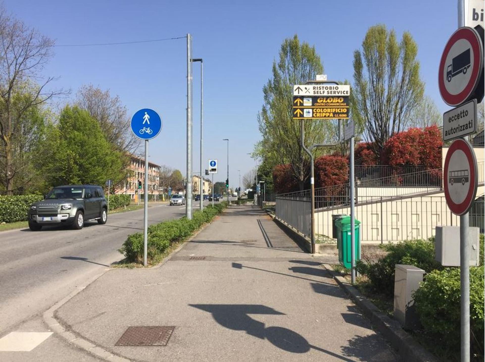 Impianto a Via per Trezzo angolo Via Marconi (S.P. 104 )  Vaprio d'Adda