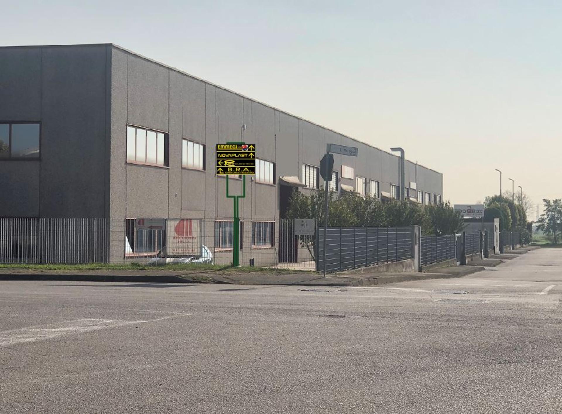 Impianto FRECCE / PREINSEGNE a Cassano d'Adda, in zona Nuova Cosmo S.r.l.