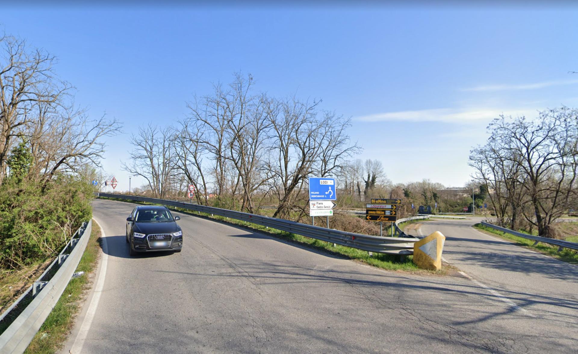 Impianto a S.S. 9 (Ingresso zona Industriale direzione Lodi)  Lodi