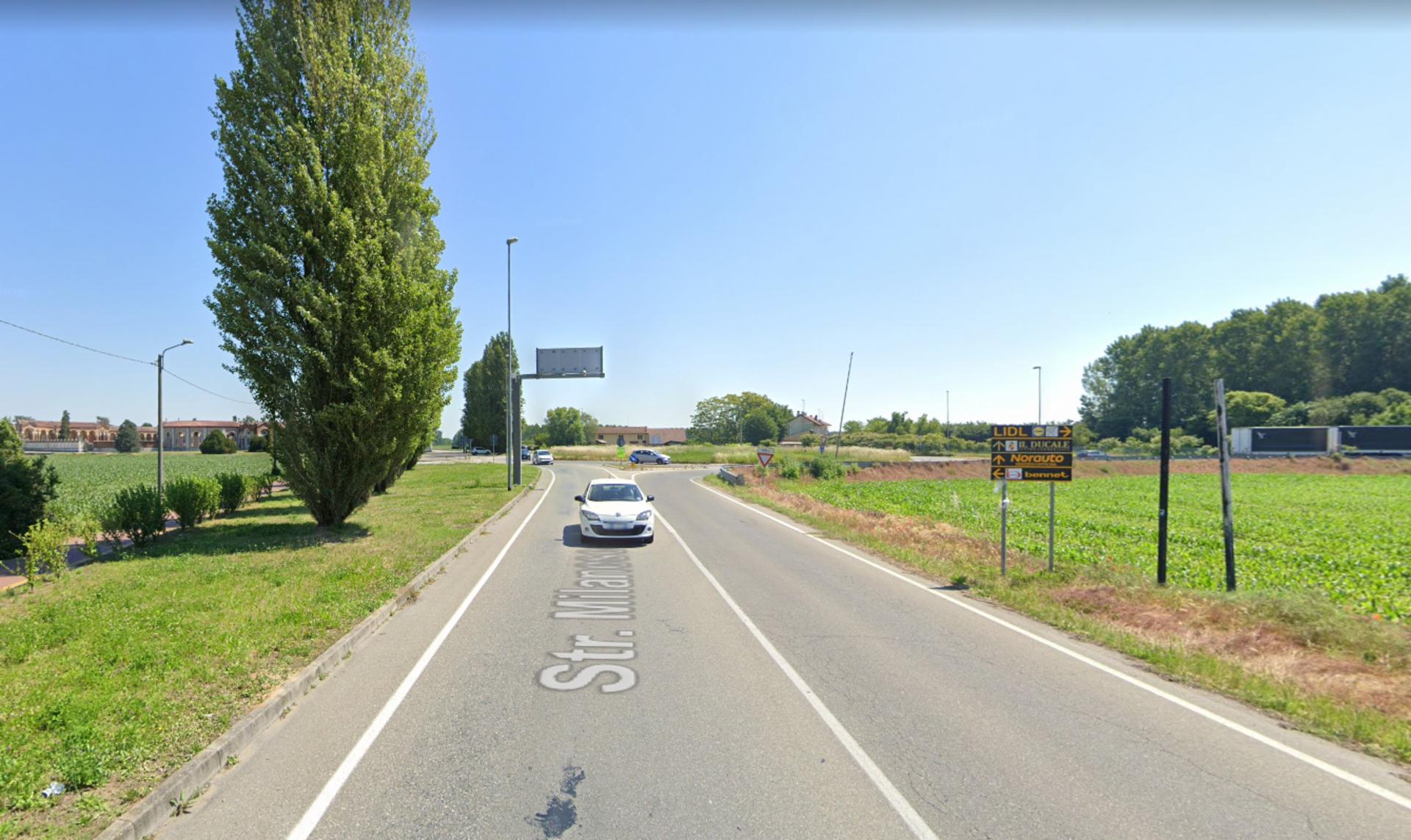 Impianto a S.S. 494 Strada Milanese prima della Rotatoria  Mortara