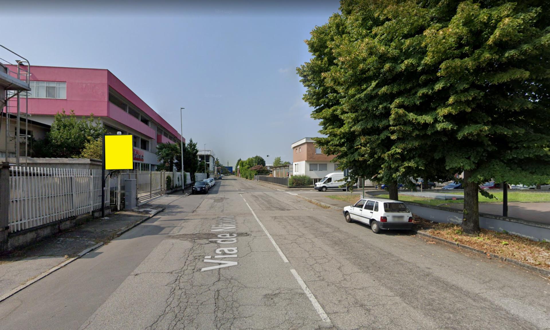 Impianto CARTELLONISTICA a Cesano Boscone, in zona Maisons du Monde