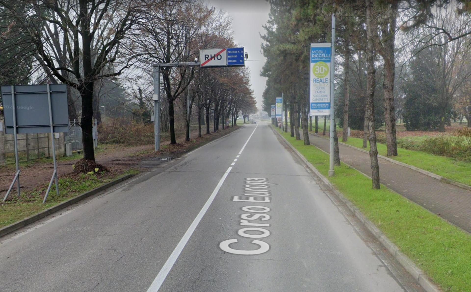 Impianto VERTICAL BANNER a Rho, in zona Esselunga