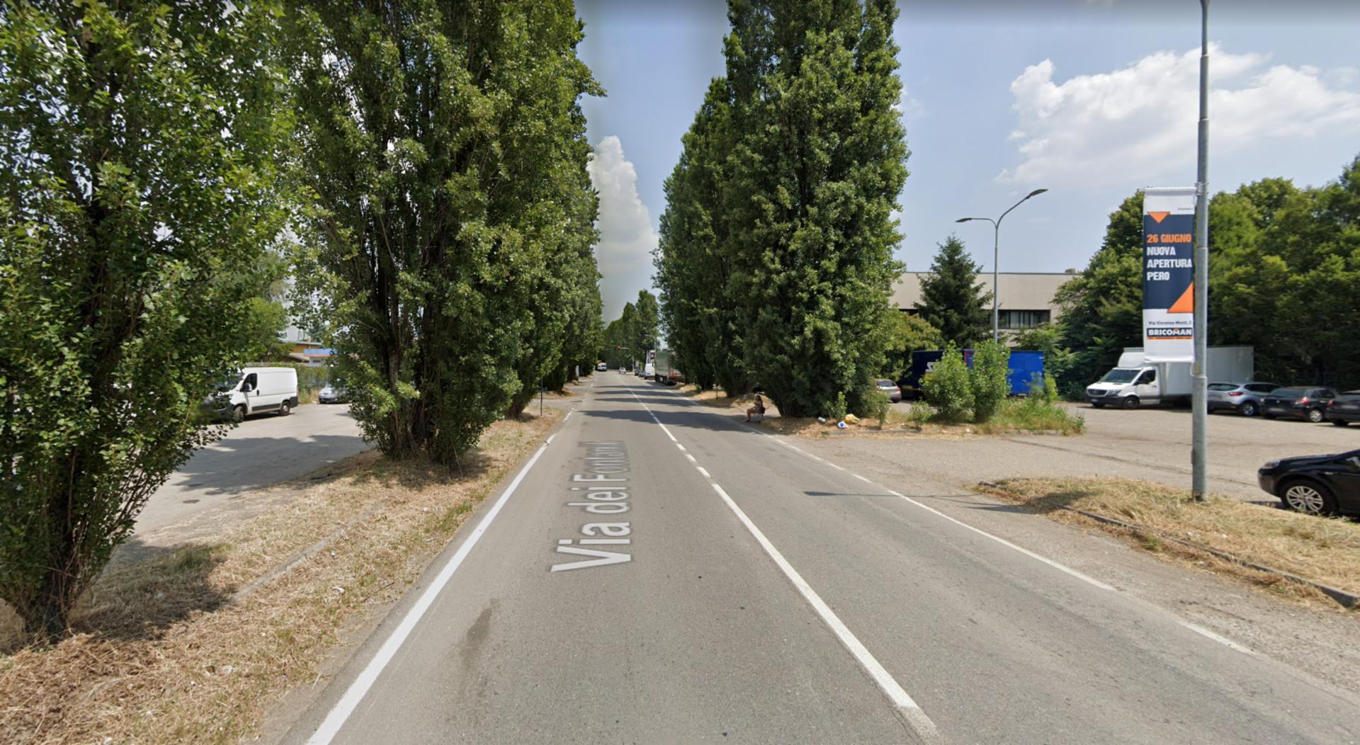 Impianto VERTICAL BANNER a Rho, in zona Scuola primaria Ezio Franceschini