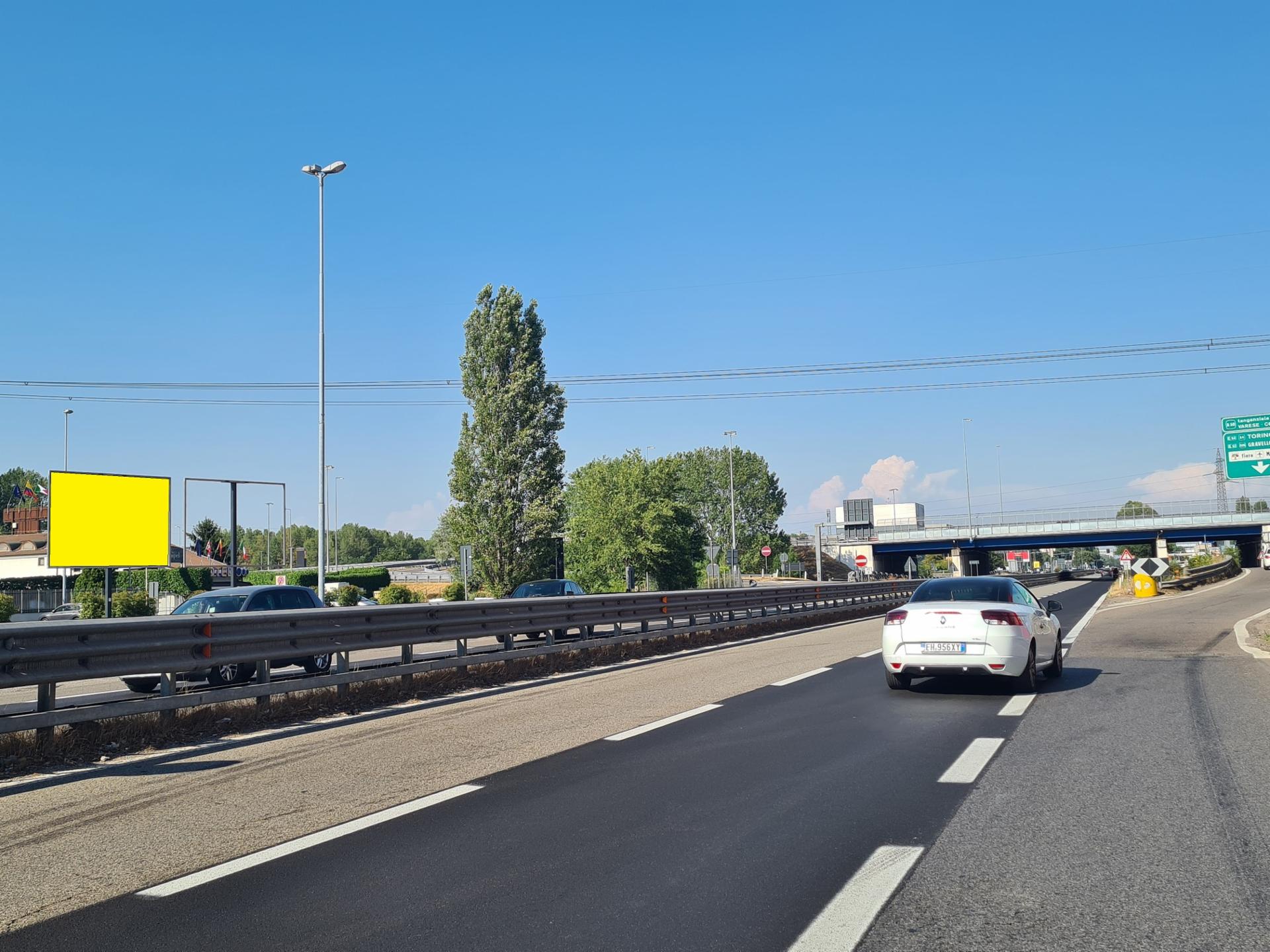 Impianto a S.S. 494 KM 3 + 750 LATO dx impianto lato sx 49 Trezzano sul Naviglio