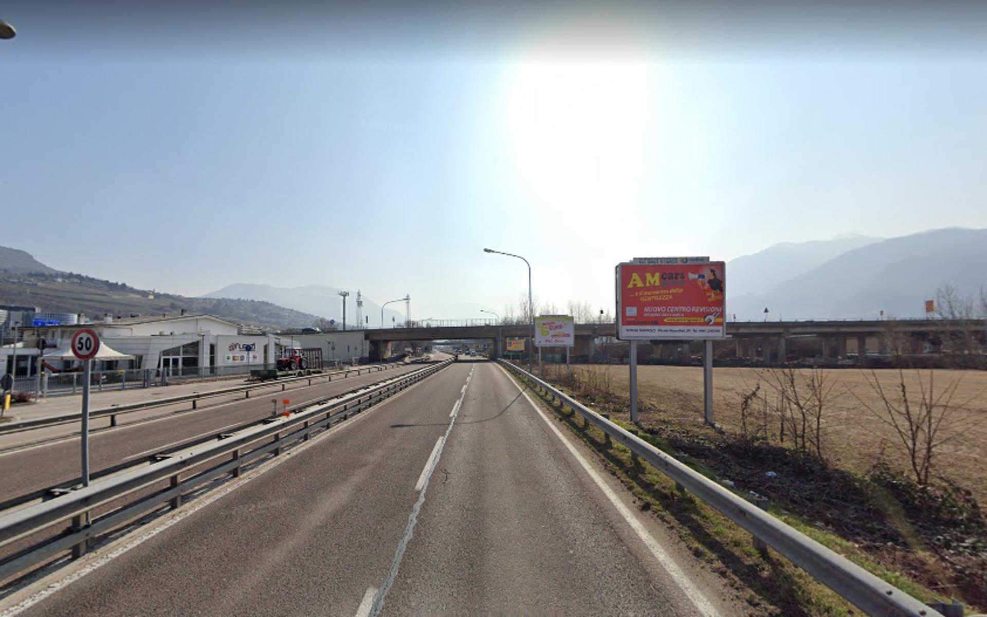 Impianto POSTER a Trento, in zona Luisa Hair
