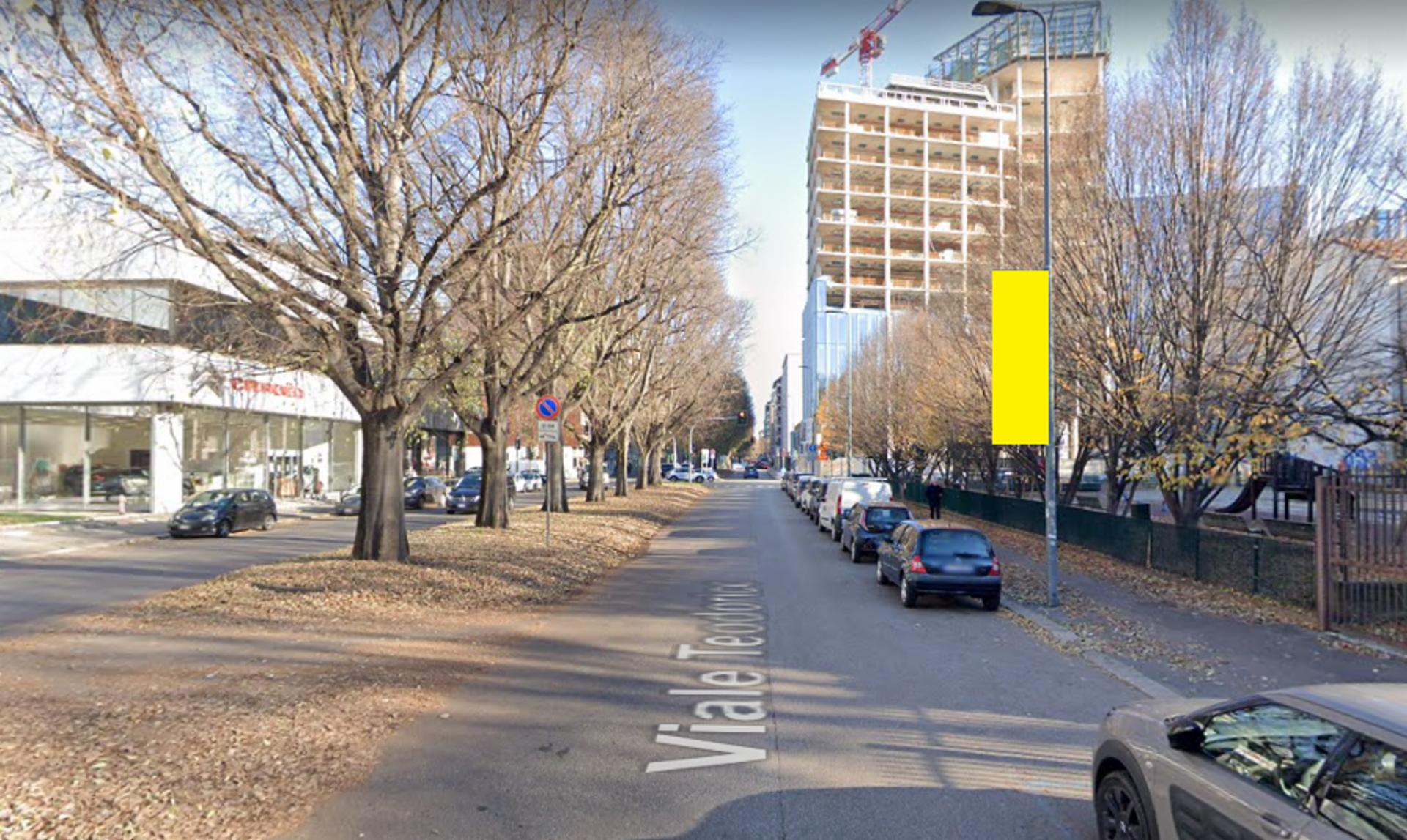 Impianto VERTICAL BANNER a Milano, in zona Amabile