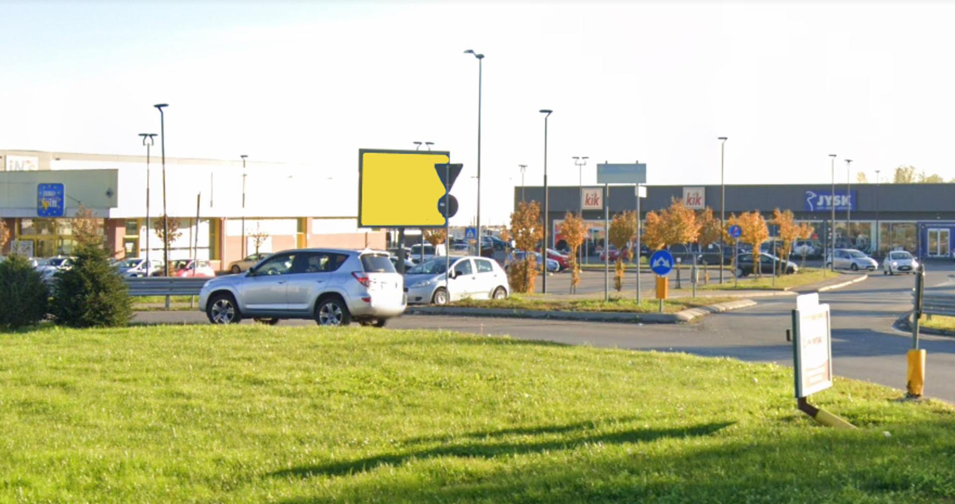 Impianto a VIA DELL'OASI ENTRATA CENTRO COMMERCIALE EUROSPIN  Trezzo sull'Adda
