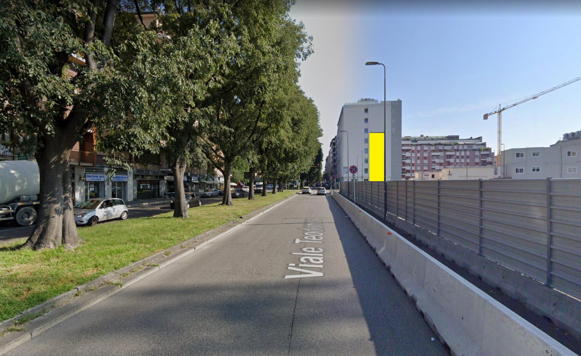 Impianto VERTICAL BANNER a Milano, in zona Amabile