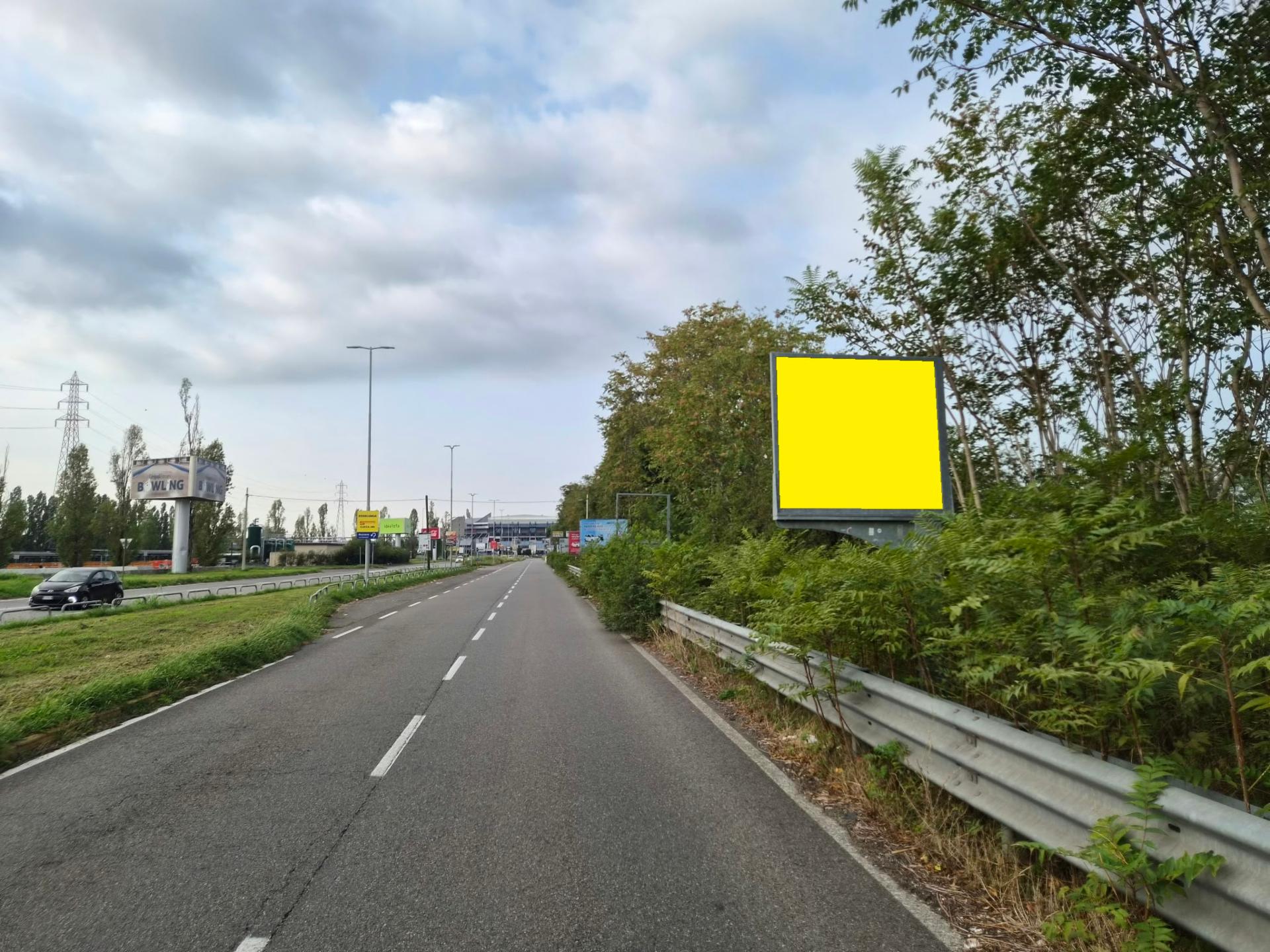 Impianto a Viale Forum uscita A7 da Milano 352 mt da rotatoria Forum  Assago