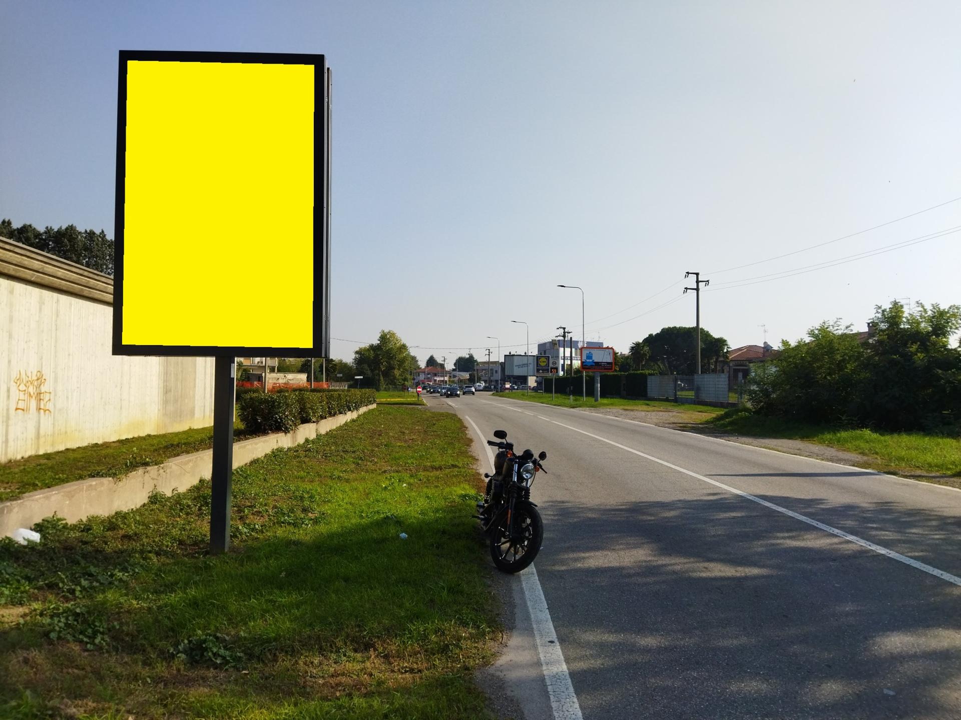Impianto a S.P. 233 Via Bergamo 30 mt da Piazza Lombardia  dir. Garbagnate  Caronno Pertusella