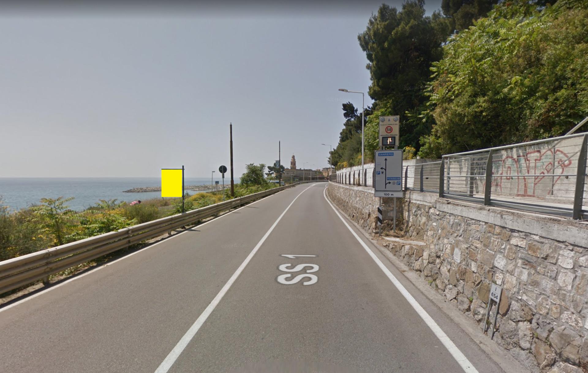 Impianto CARTELLONISTICA a San Lorenzo al Mare, in zona Bar Dei Piscatori