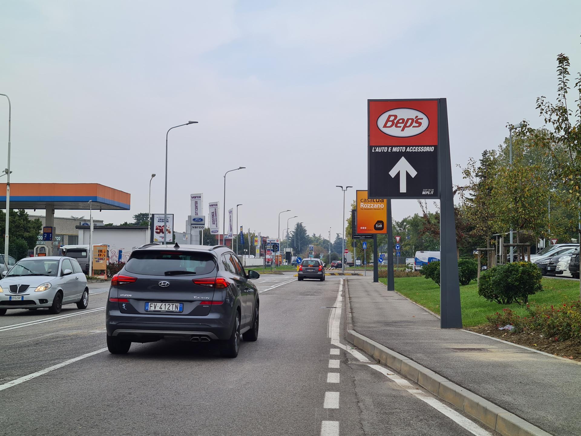 Impianto a VIA MANZONI 55 mt prima di Via Brodolini dir. Milano  Rozzano