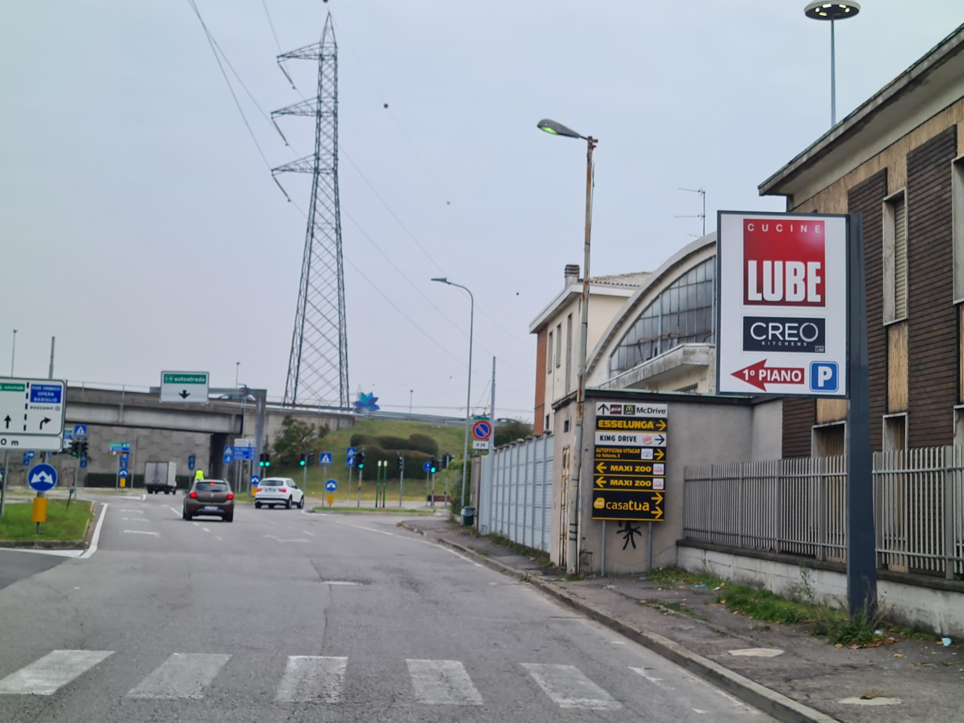 Impianto a VIALE ISONZO  50 mt prima di Via Curiel dir. Tangenziale  Rozzano