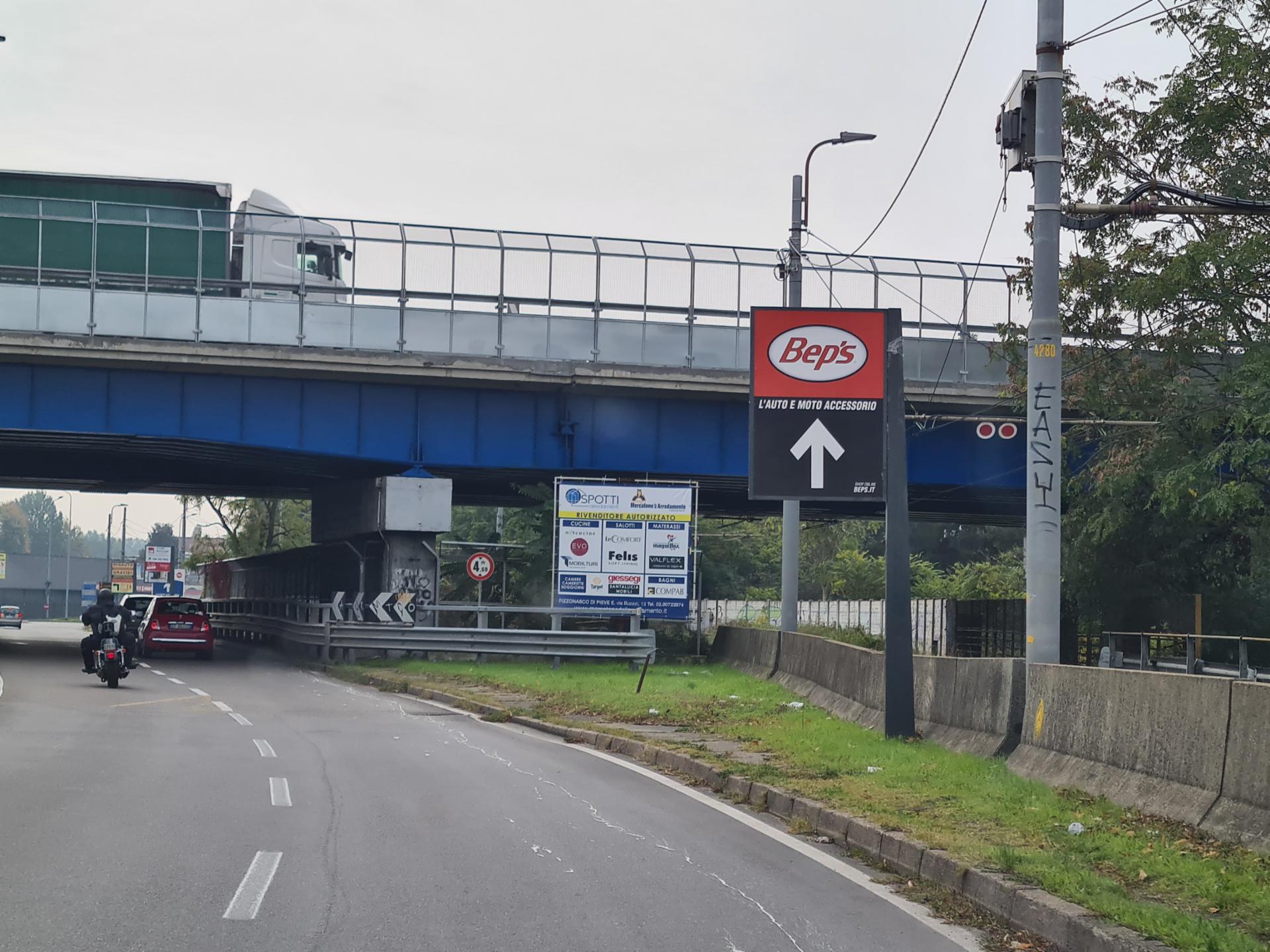 Impianto a VIA EUGENIO CURIEL  150 mt prima di rotatoria Via Buozzi dir Basiglio  Rozzano