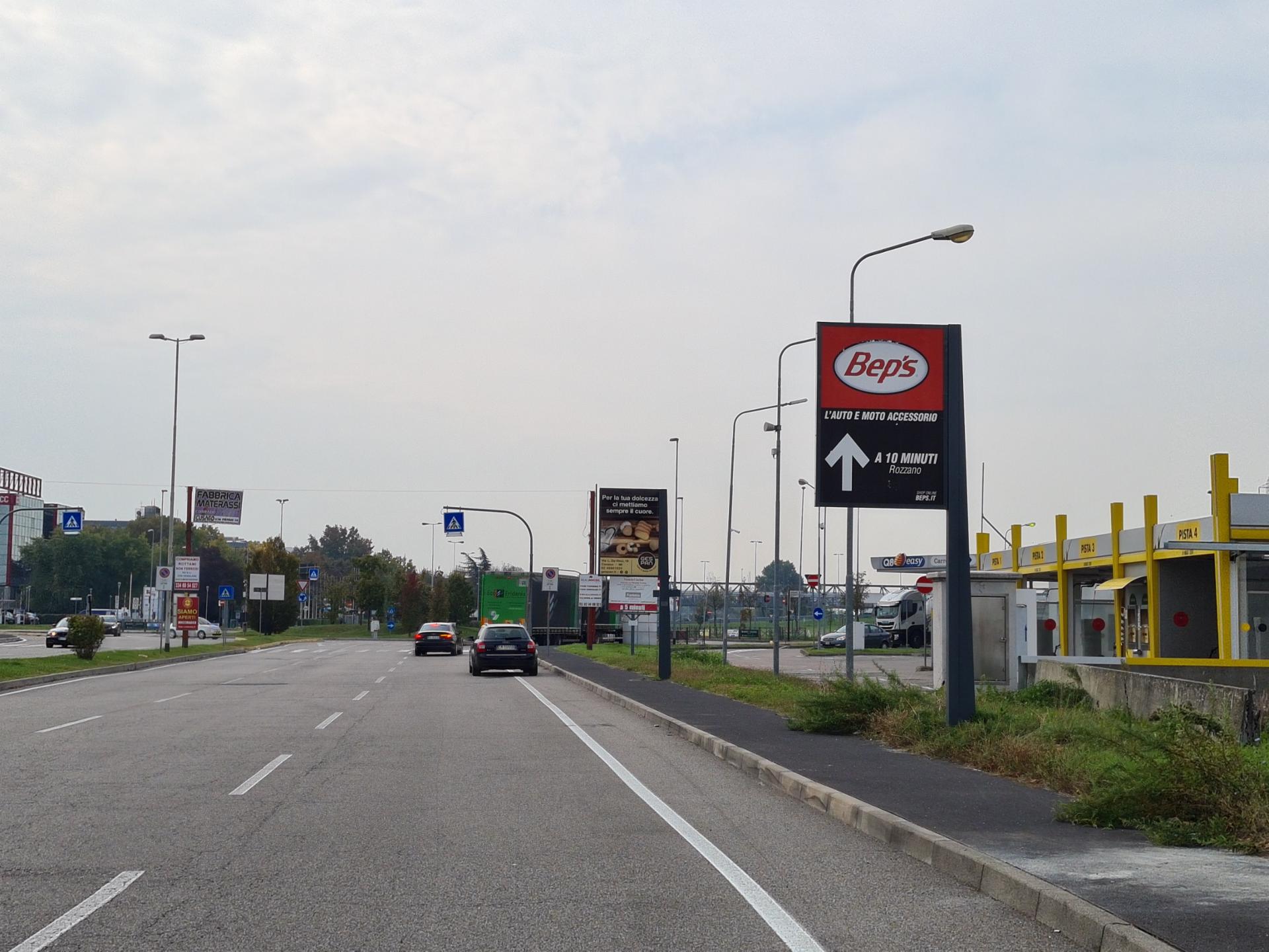 Impianto a VIALE MILANOFIORI uscita A7 dir. Rozzano  Assago