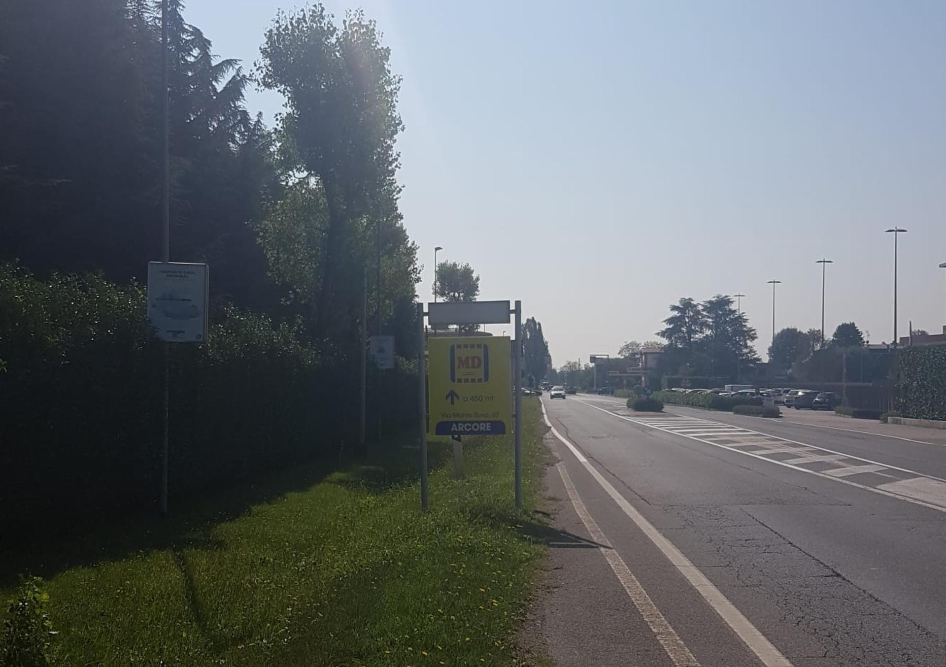 Impianto CARTELLONISTICA a Arcore, in zona MD