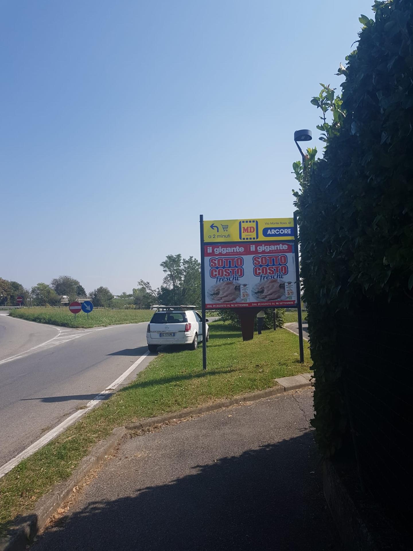 Impianto cartellonistica a Villasanta