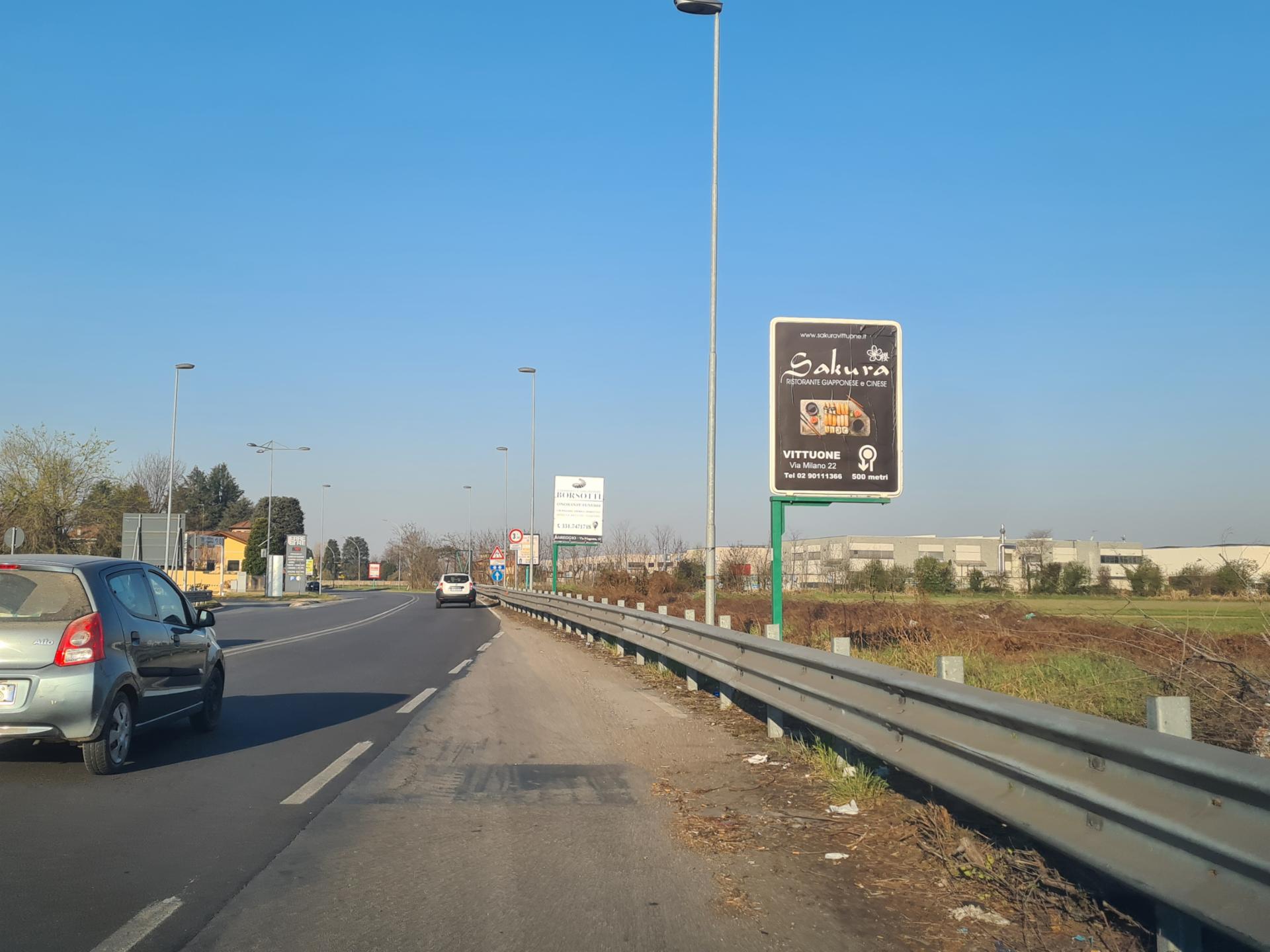 Impianto CARTELLONISTICA a Vittuone, in zona Via Condotti