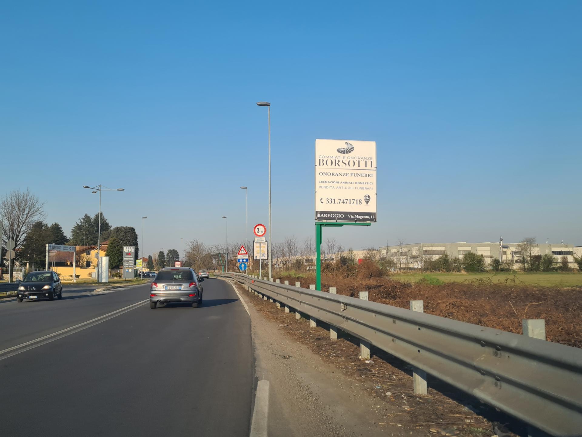 Impianto CARTELLONISTICA a Vittuone, in zona Via Condotti