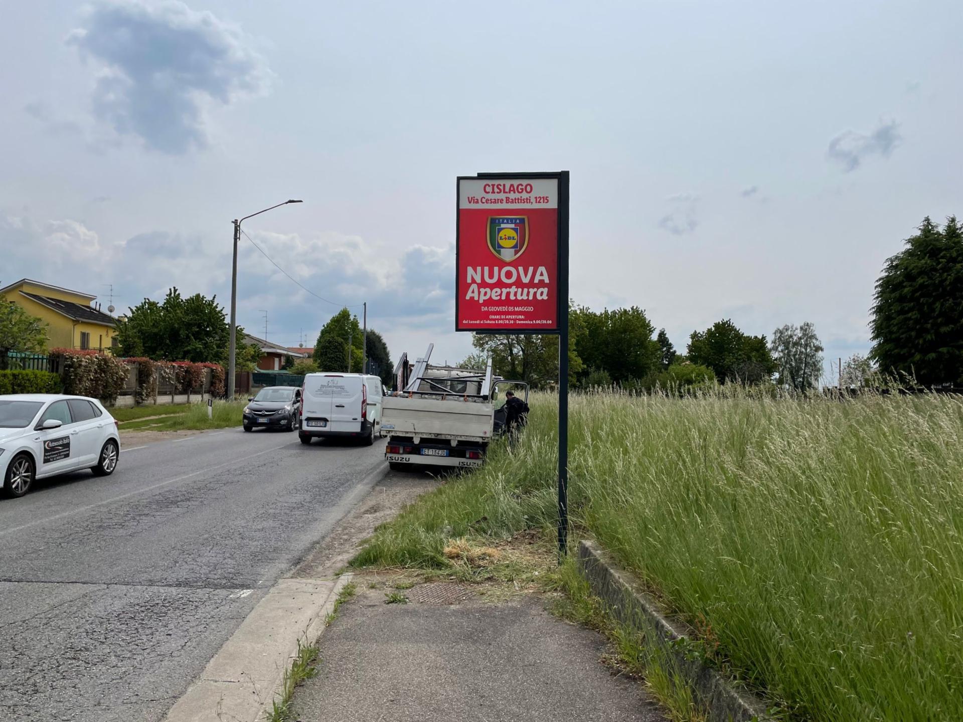 Impianto CARTELLONISTICA a Turate, in zona Chiesa dei Santi Pietro e Paolo