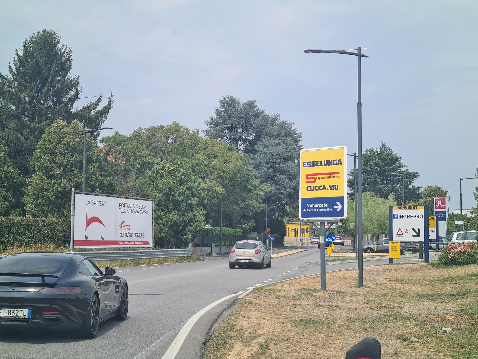 Impianto CARTELLONISTICA a Vimercate, in zona Seconda Strada