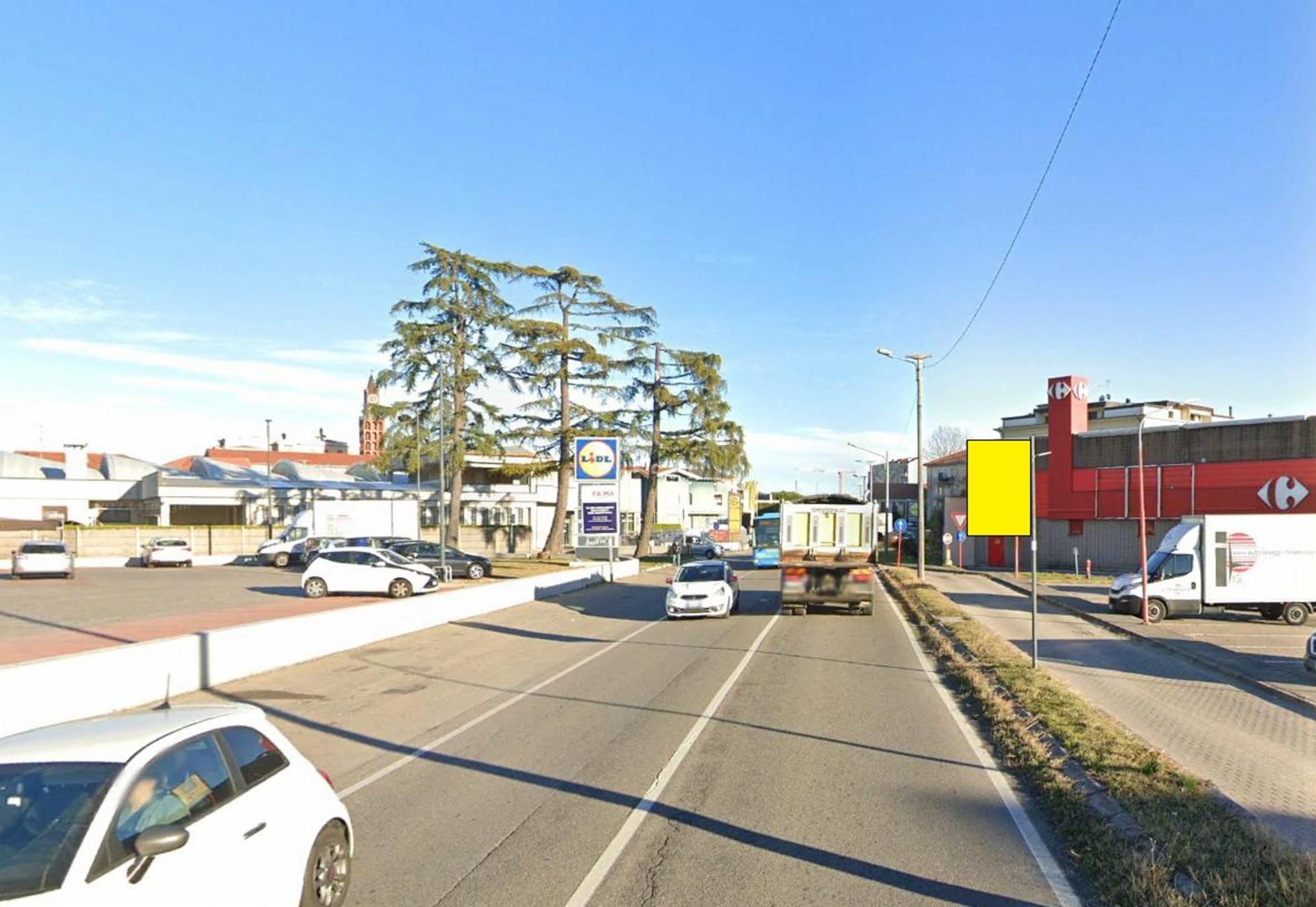 Impianto CARTELLONISTICA a Busto Arsizio, in zona Queen Pub