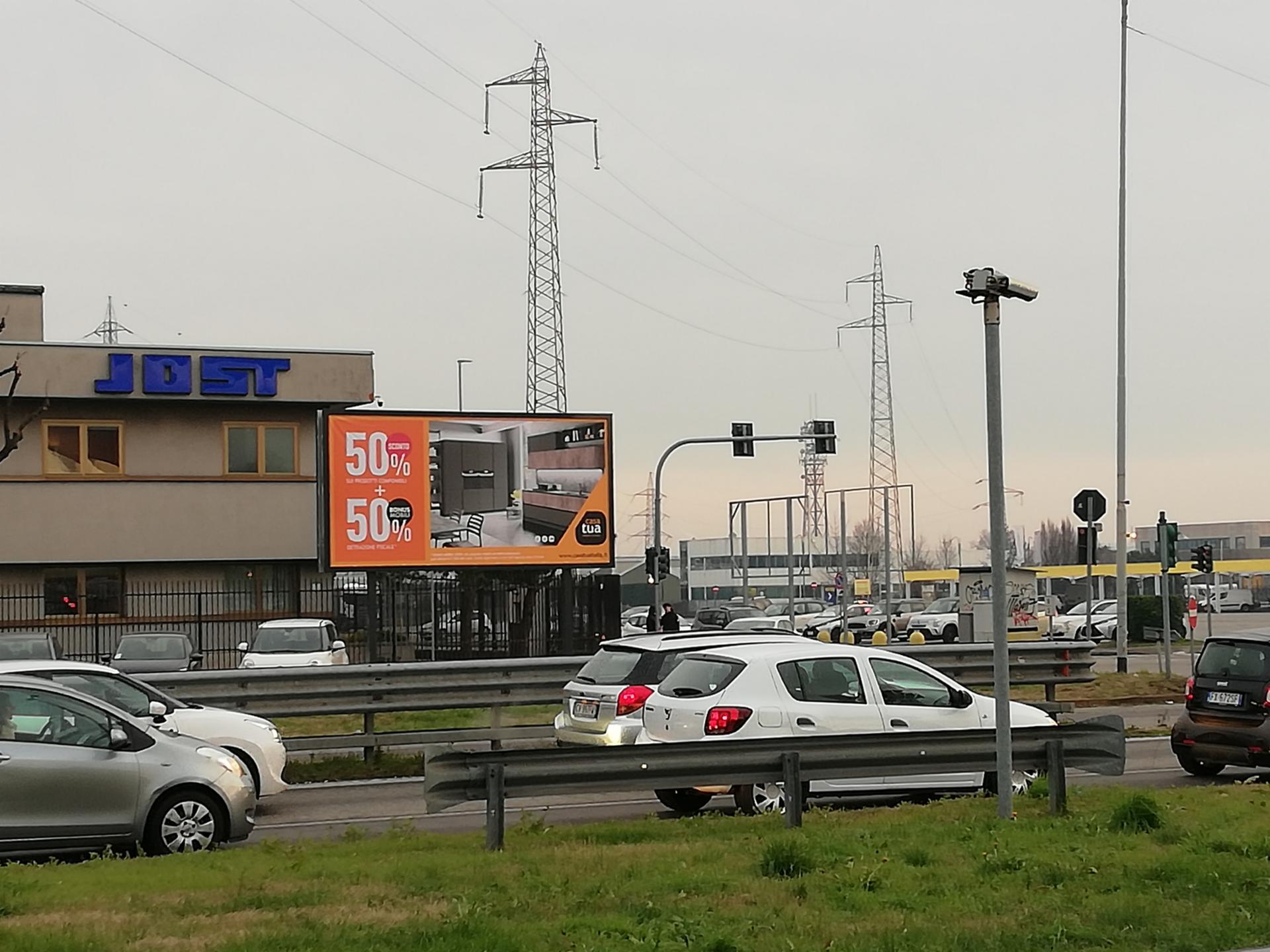 Impianto 6 X 3 a Cesano Boscone, in zona Diffusione Tessile
