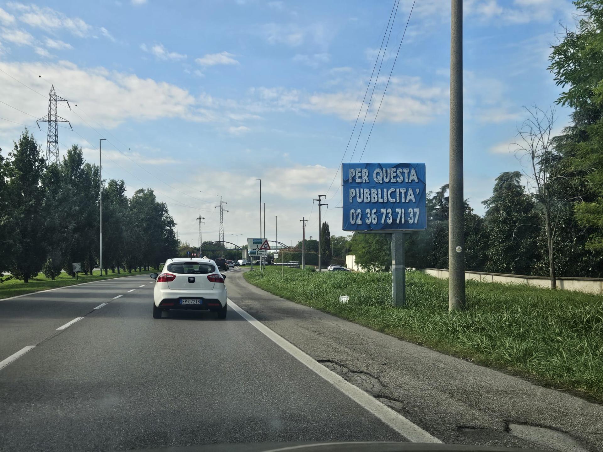 Impianto a Viale Gian Battista Stucchi 150 mt prima di rotatoria di Via Salvadori dir. Sesto S.G  Monza