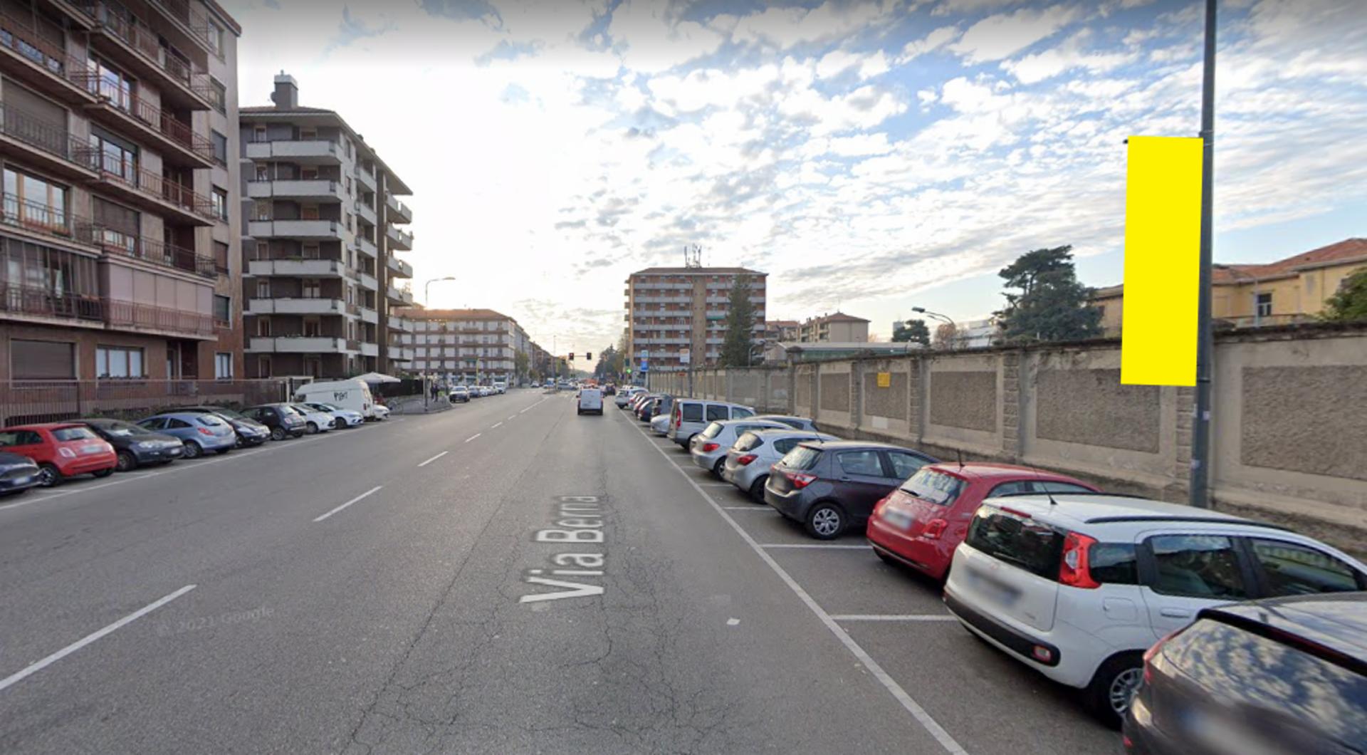 Impianto VERTICAL BANNER a Milano, in zona Il Comignolo