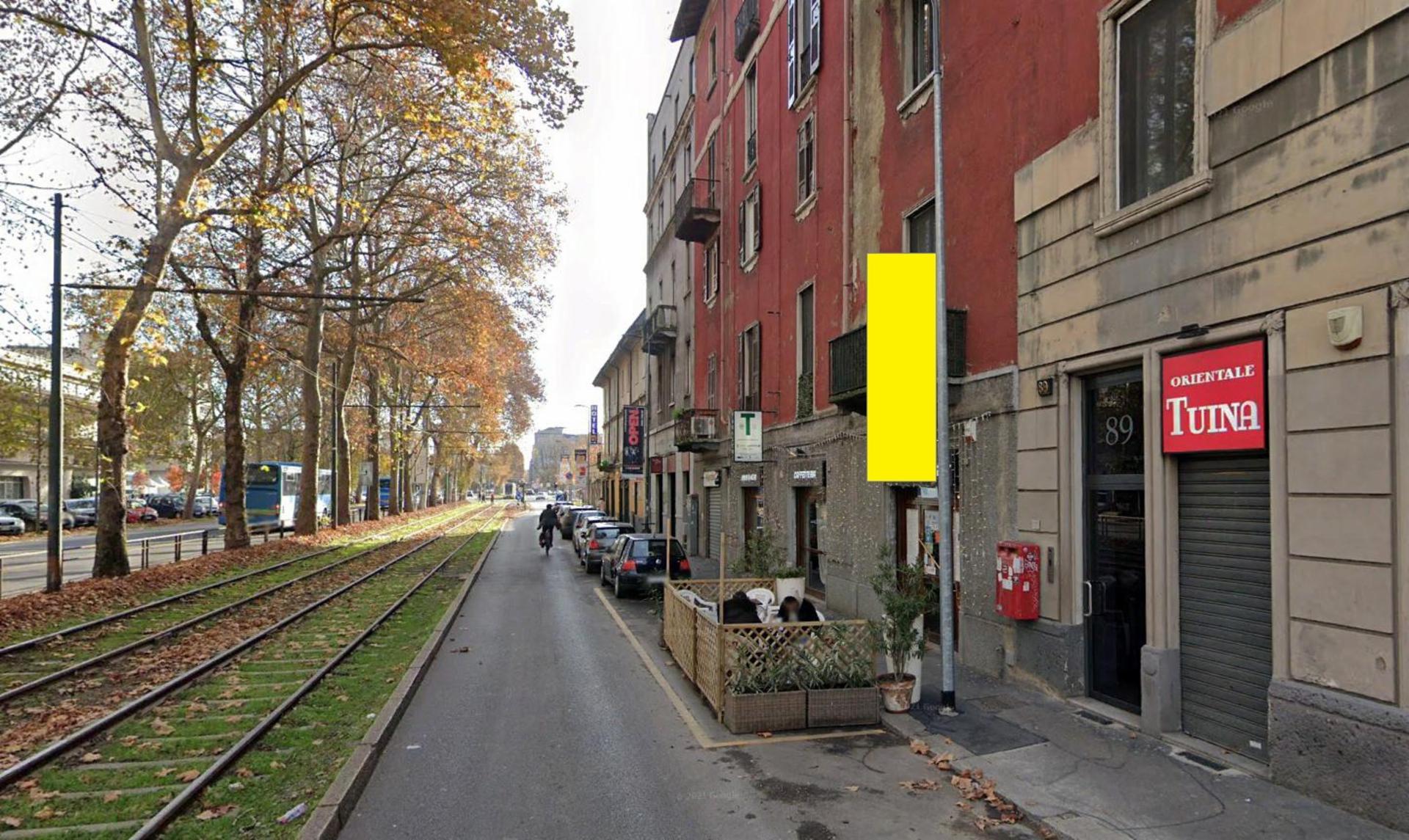Impianto VERTICAL BANNER a Milano, in zona Garage Italia Milano