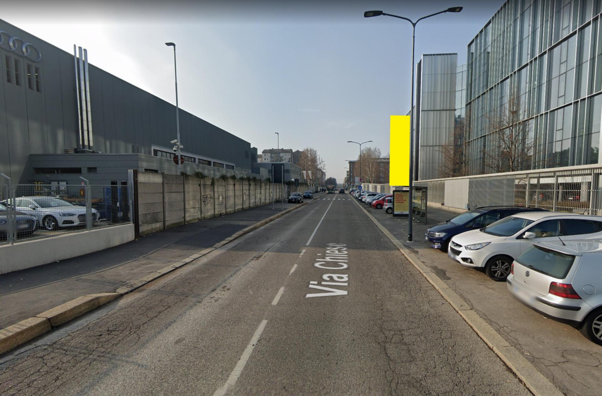 Impianto VERTICAL BANNER a Milano, in zona Perché no?