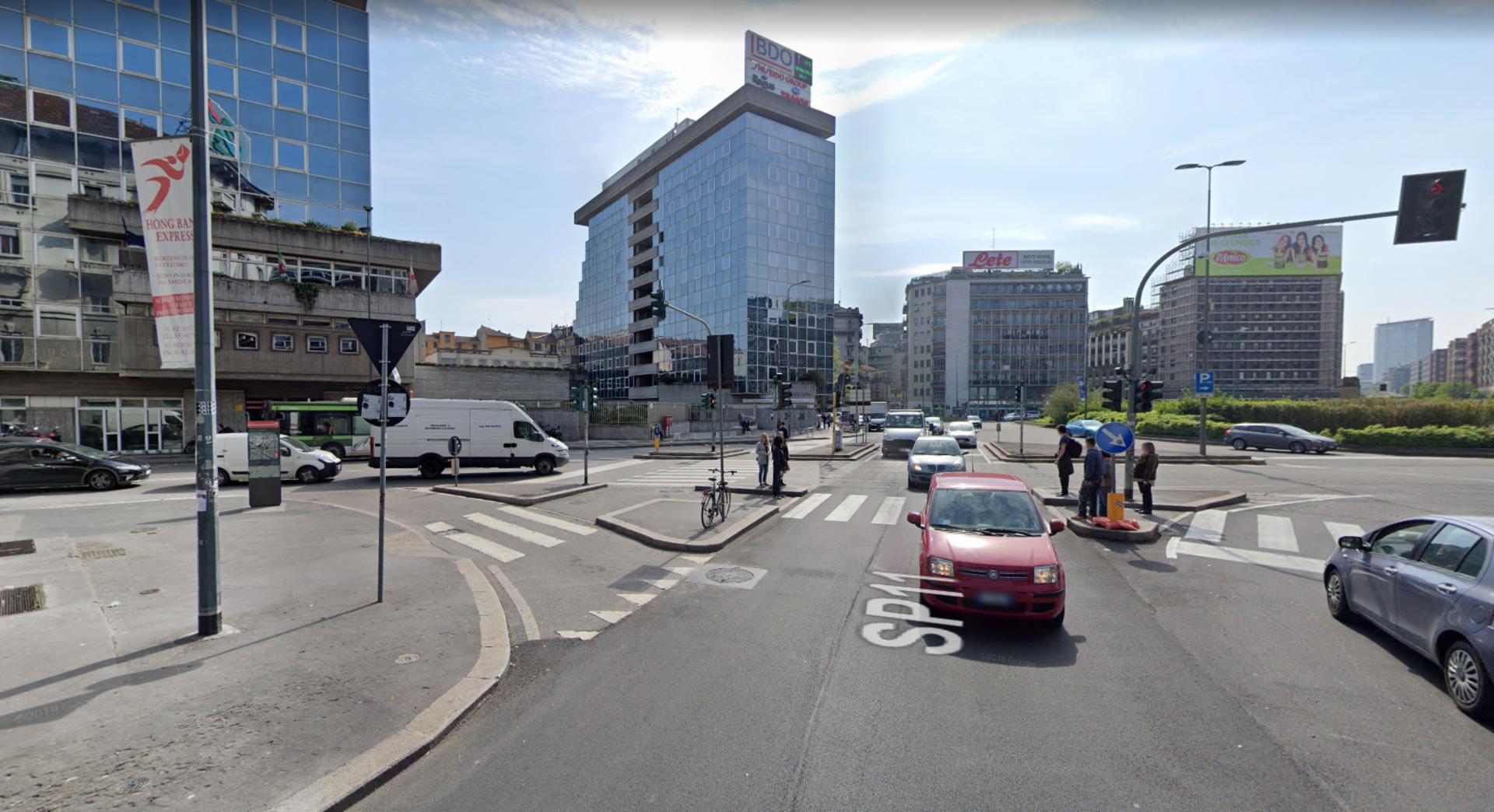 Impianto VERTICAL BANNER a Milano, in zona Quema