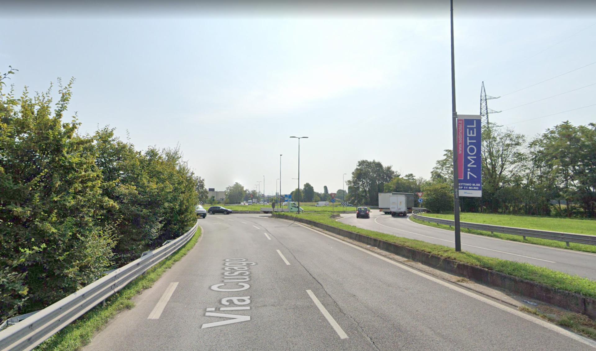 Impianto VERTICAL BANNER a Milano, in zona Pozzoli Big Market