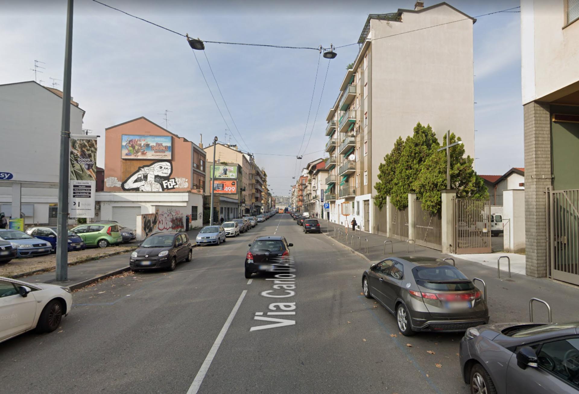 Impianto VERTICAL BANNER a Milano, in zona El Beauty