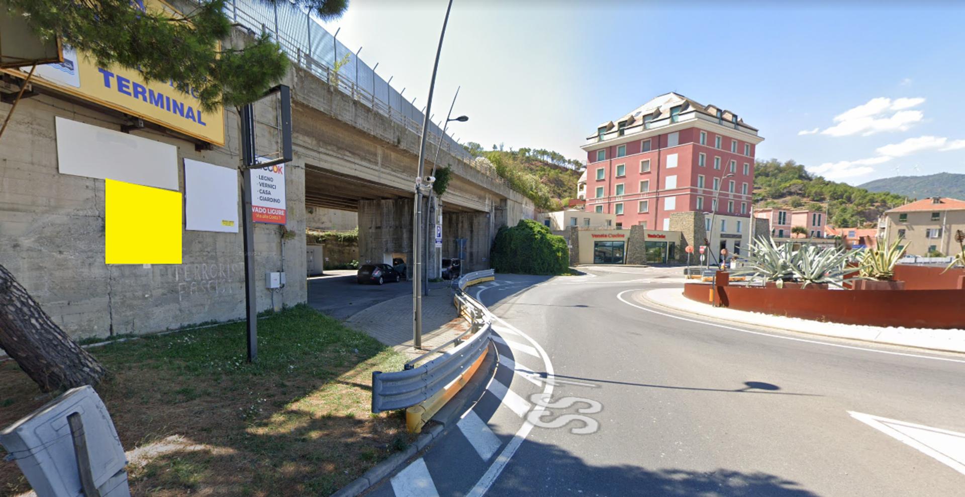 Impianto CARTELLONISTICA a Vado Ligure, in zona Il Brillo per caso