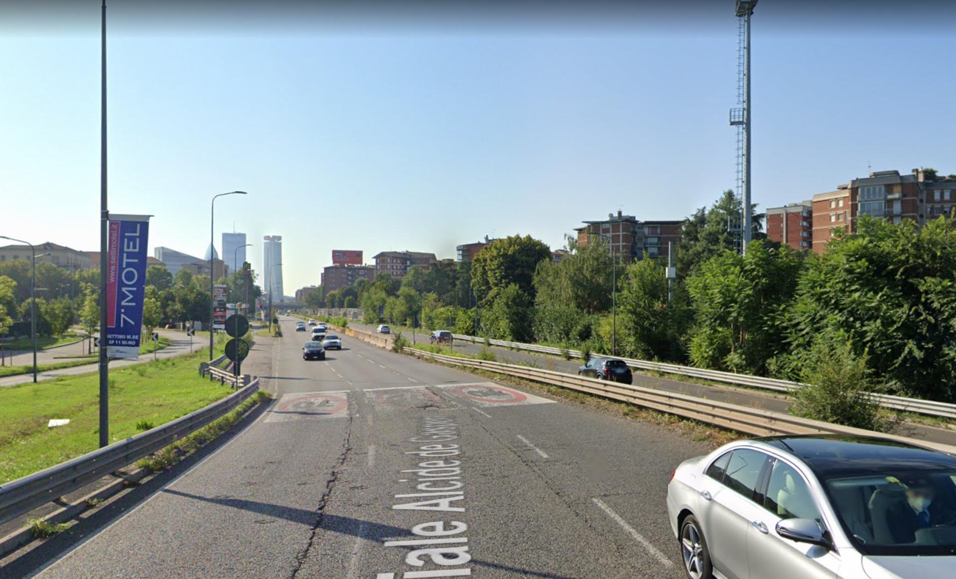 Impianto VERTICAL BANNER a Milano, in zona Divani&Divani by Natuzzi