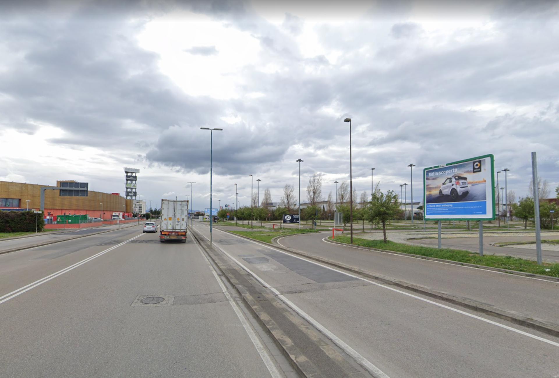 Impianto POSTER a Campi Bisenzio, in zona Centro commerciale 