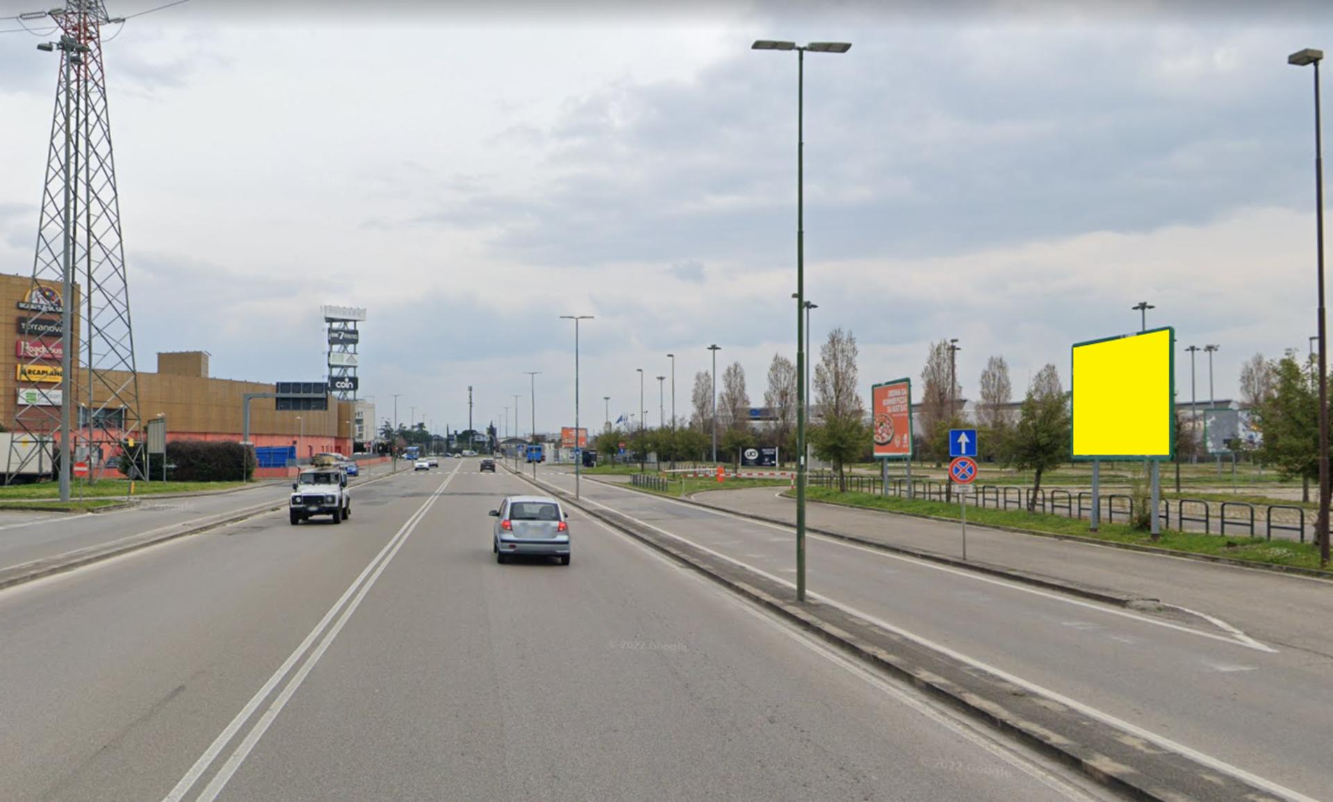 Impianto POSTER a Campi Bisenzio, in zona Centro commerciale 