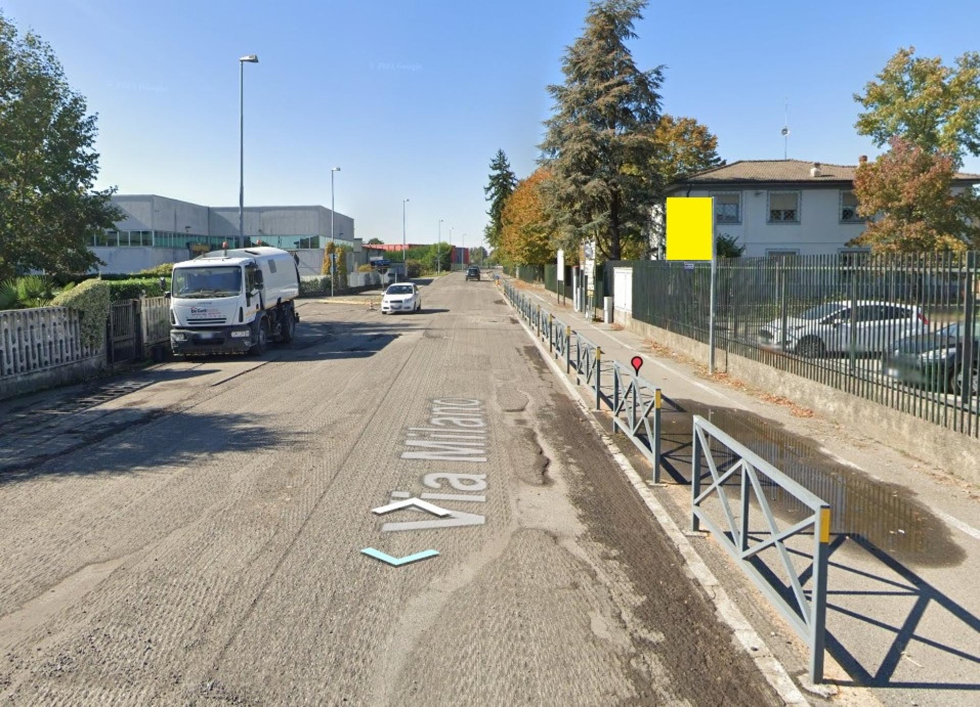 Impianto CARTELLONISTICA a Spino d'Adda, in zona In's Mercato