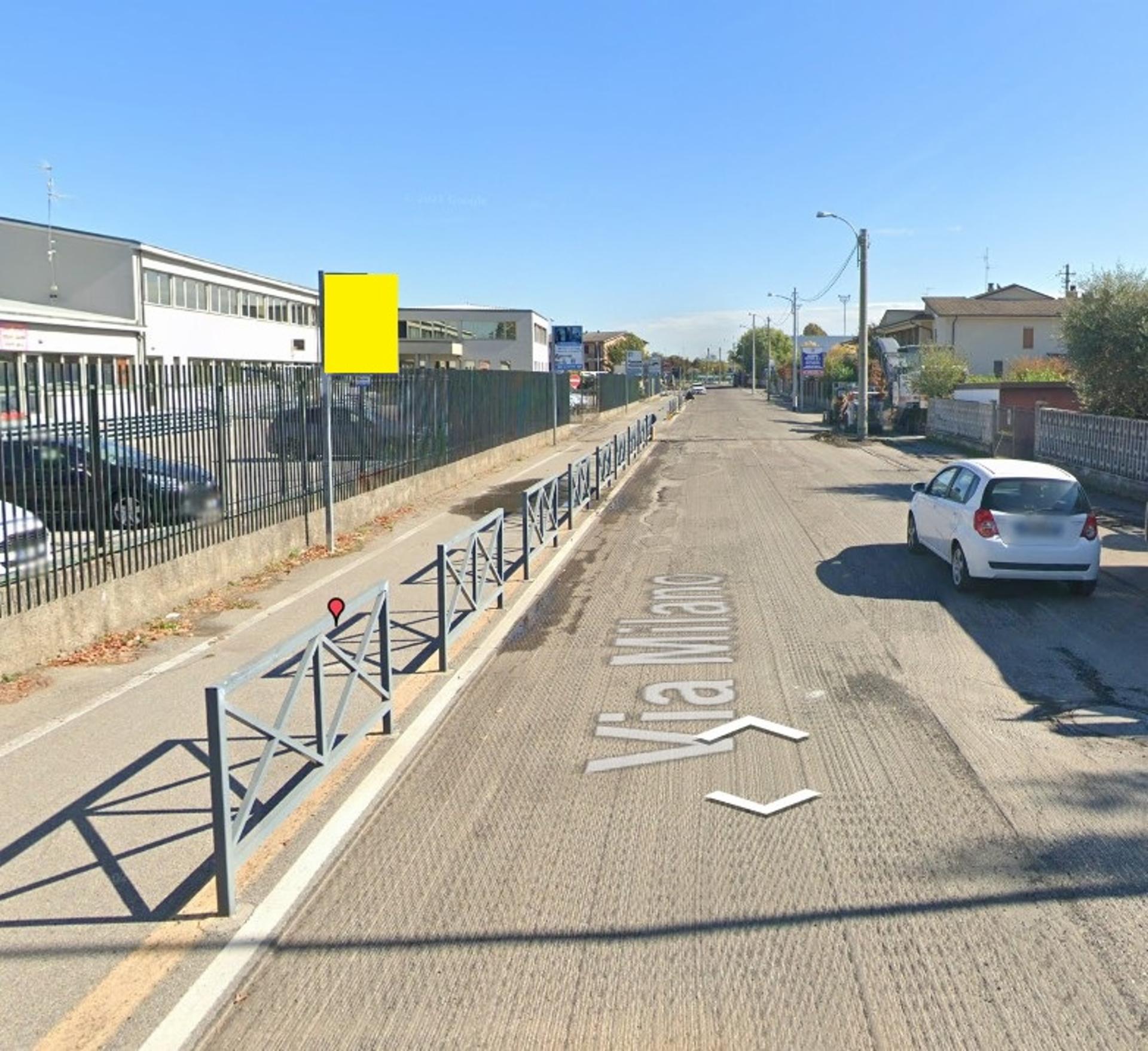 Impianto CARTELLONISTICA a Spino d'Adda, in zona In's Mercato