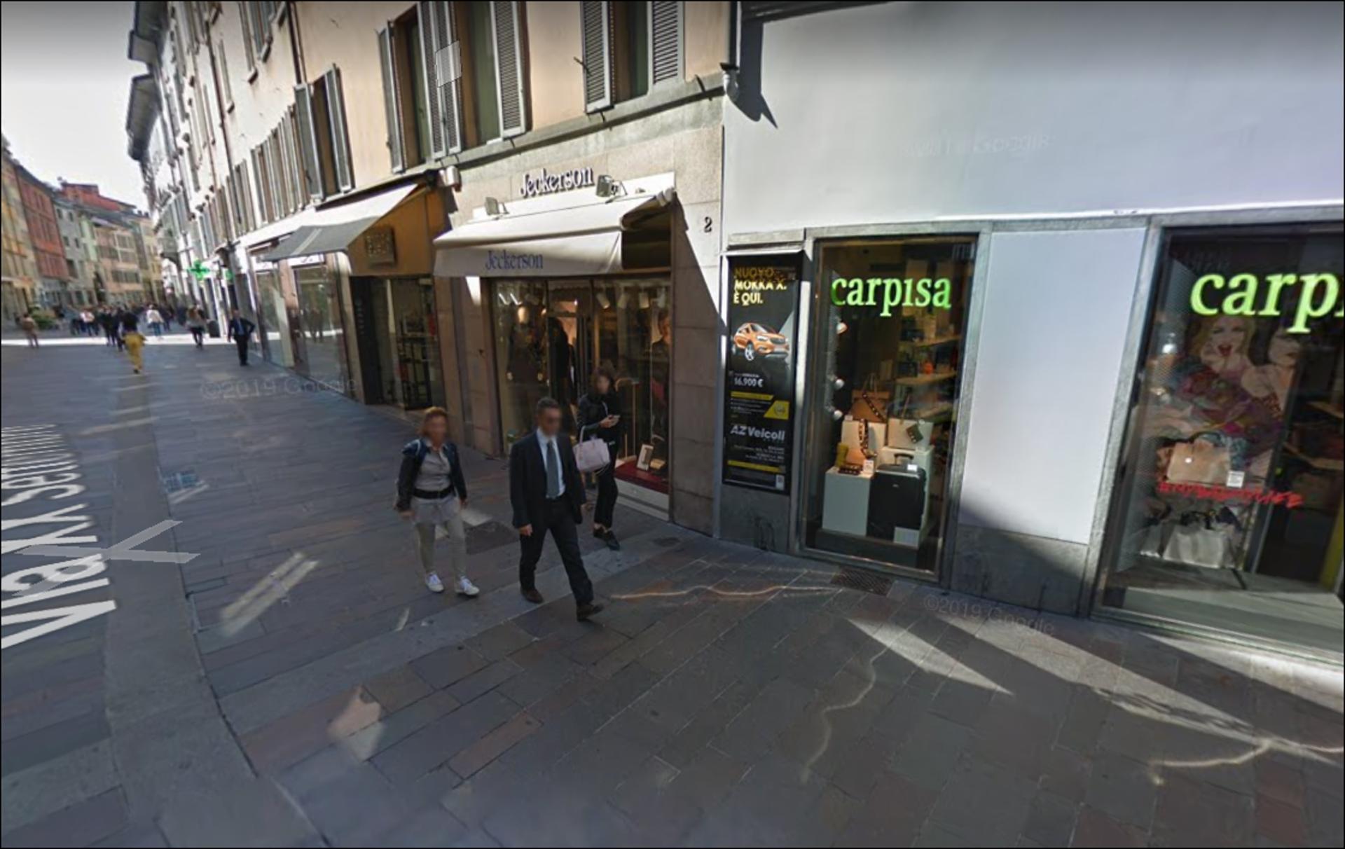 Impianto DISPLAY / LED a Bergamo, in zona Yamamay