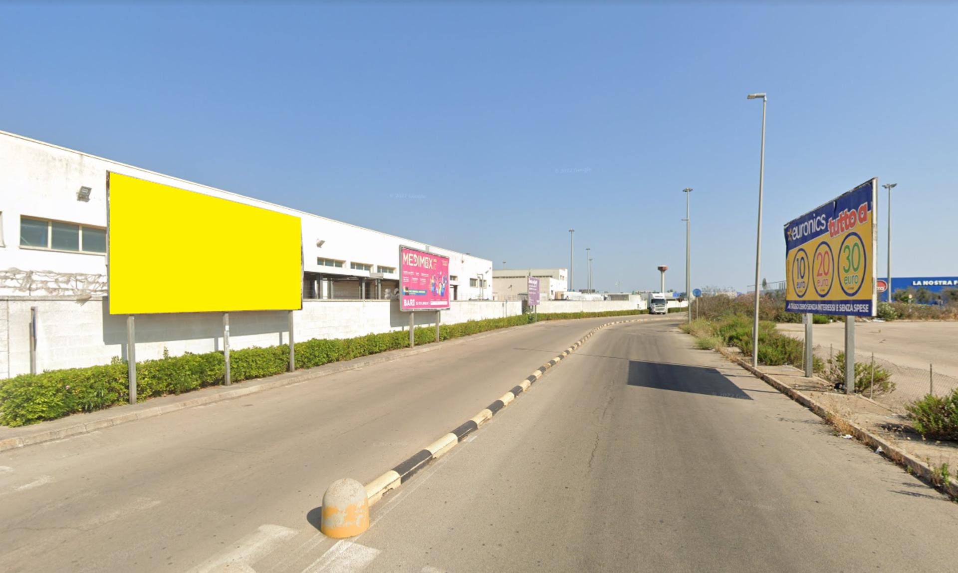 Impianto 6 X 3 a Cavallino, in zona OVS