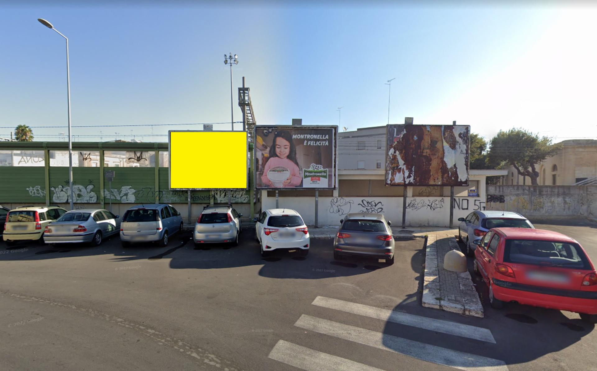 Impianto POSTER a Lecce, in zona Pizzeria rosticceria La nuova fontanina