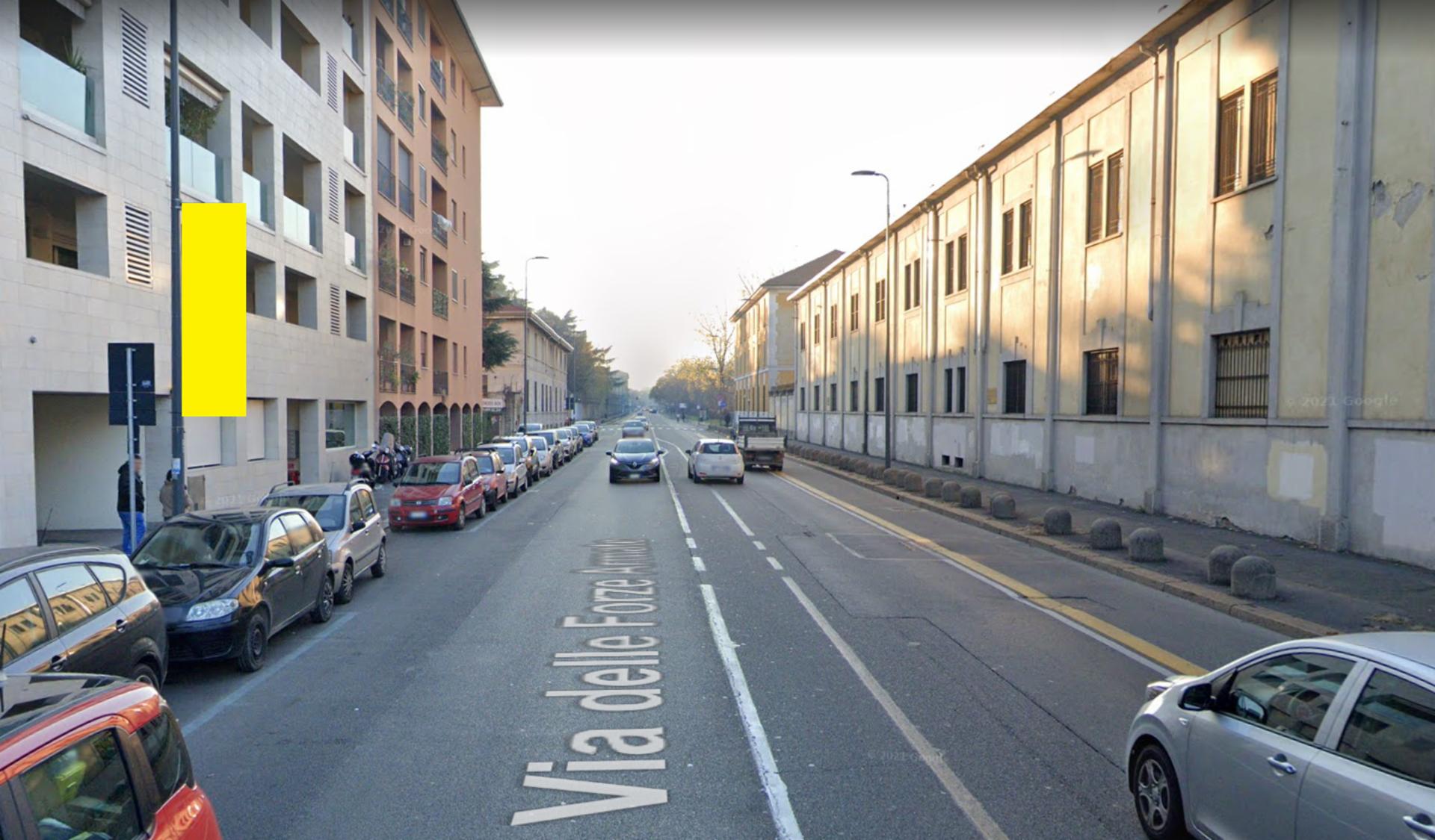 Impianto VERTICAL BANNER a Milano, in zona Celiamico