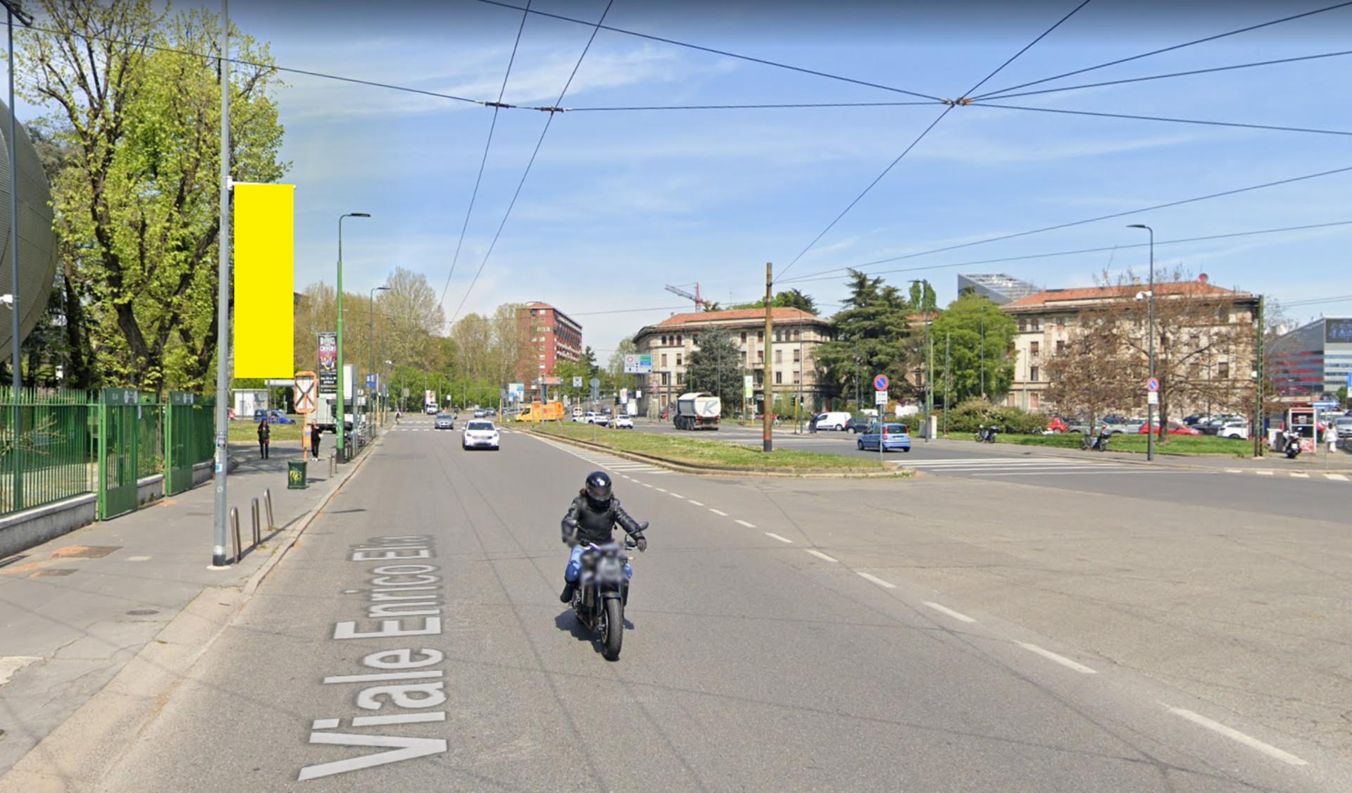 Impianto VERTICAL BANNER a Milano, in zona Picanha's