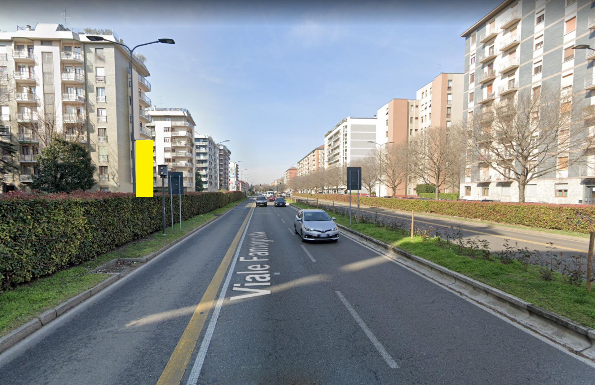 Impianto VERTICAL BANNER a Milano, in zona Mille Foglie