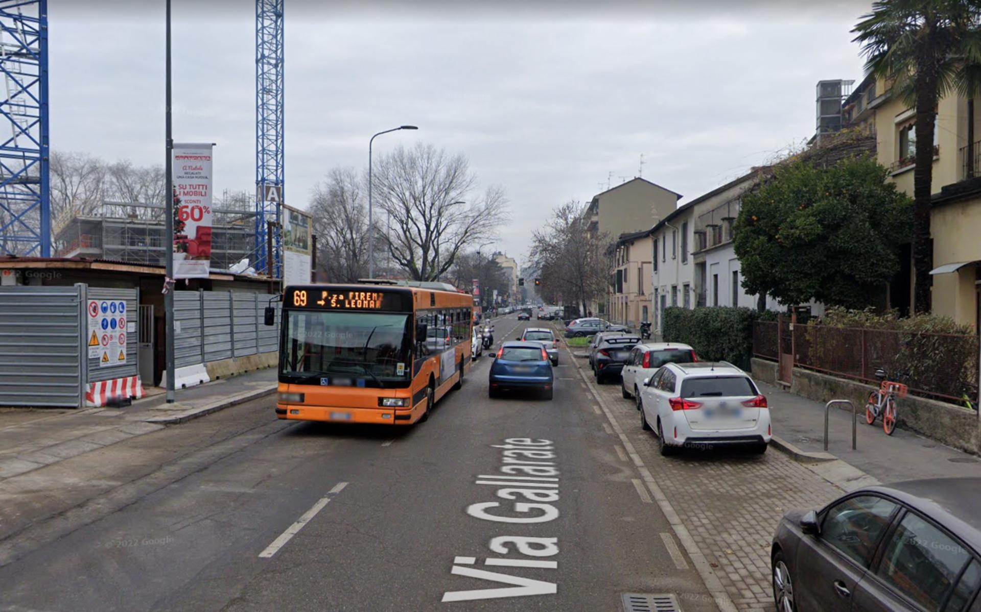 Impianto VERTICAL BANNER a Milano, in zona Garage Italia Milano