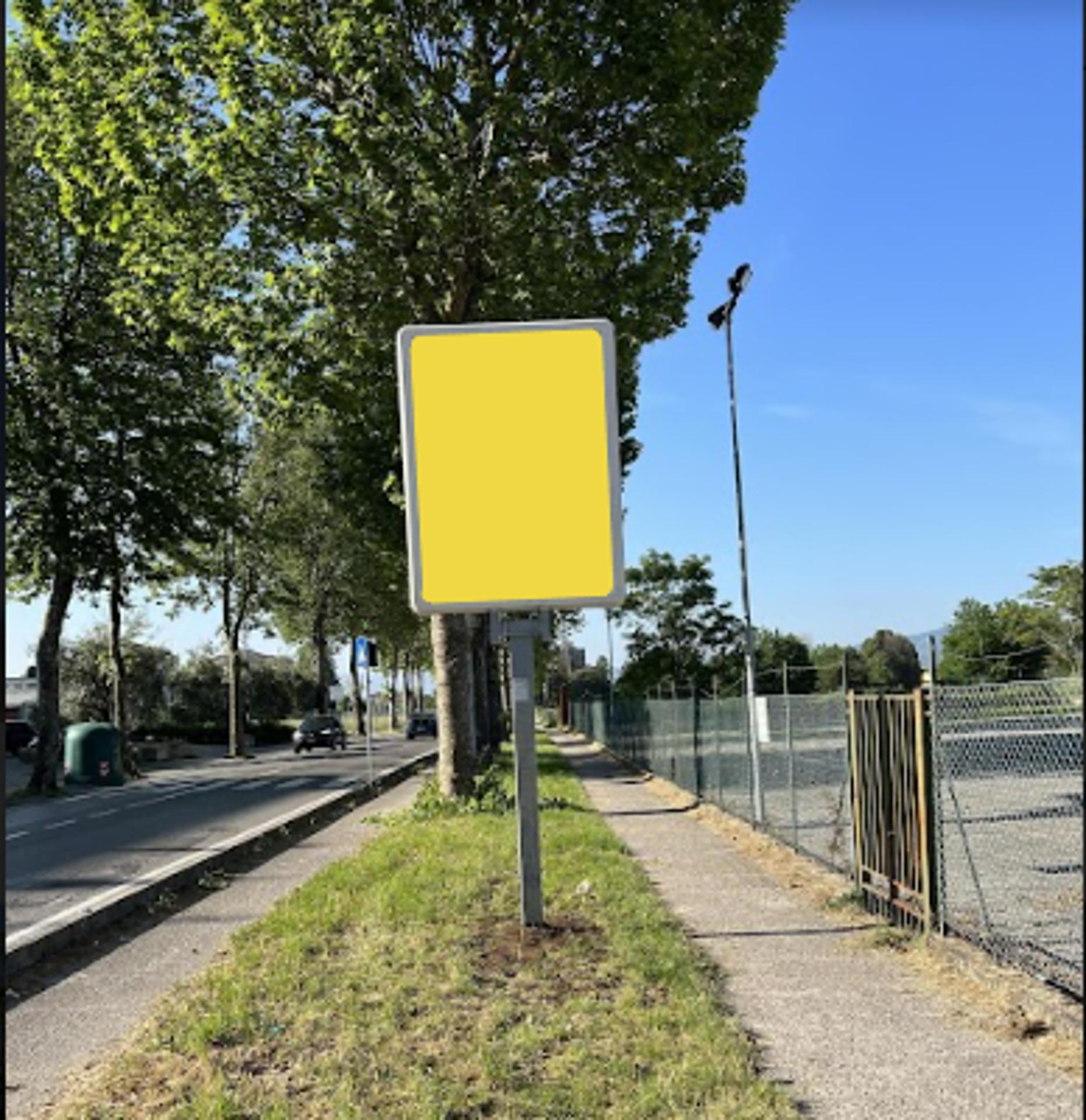Impianto CARTELLONISTICA a Pistoia, in zona Monterosa