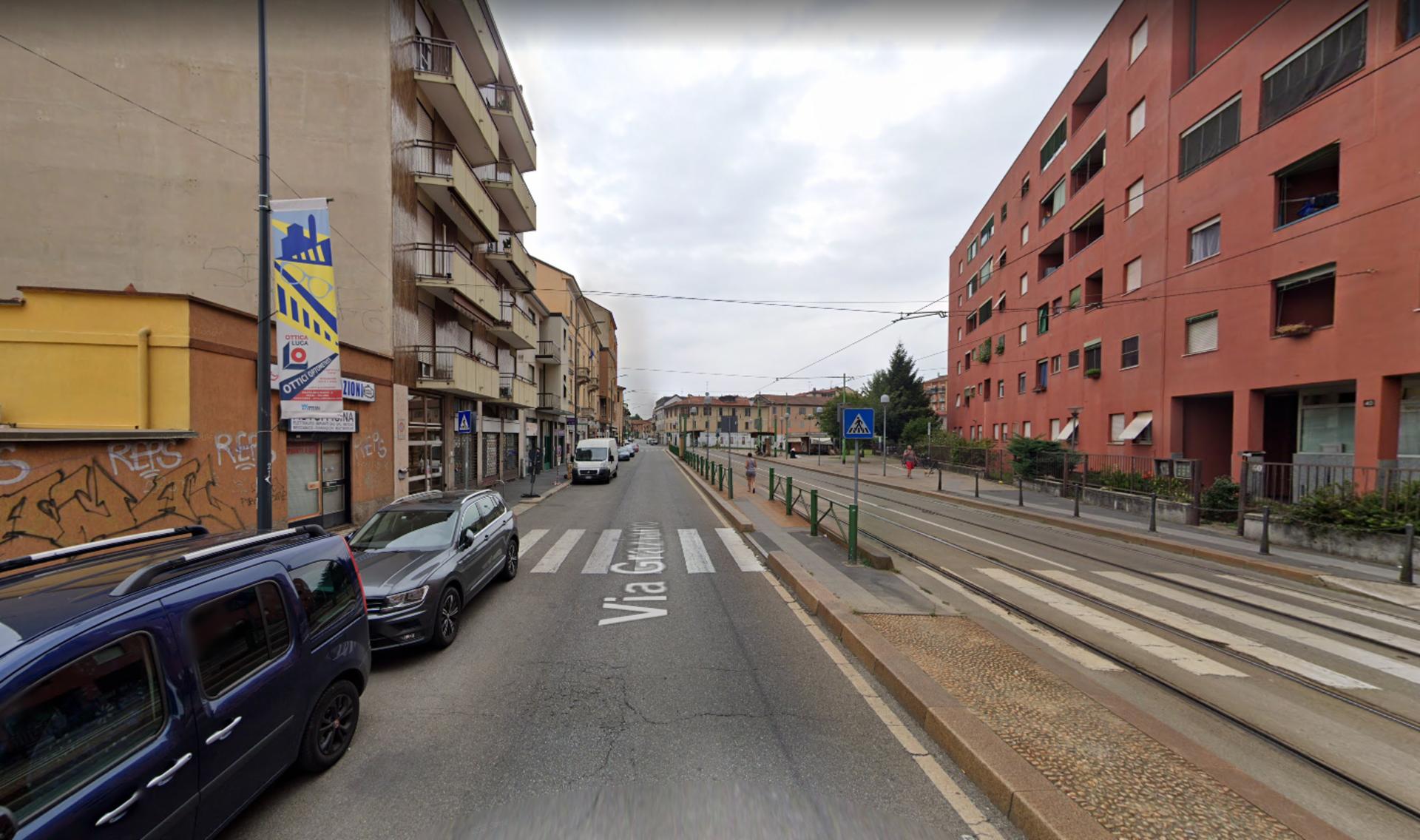 Impianto VERTICAL BANNER a Milano, in zona Life 120
