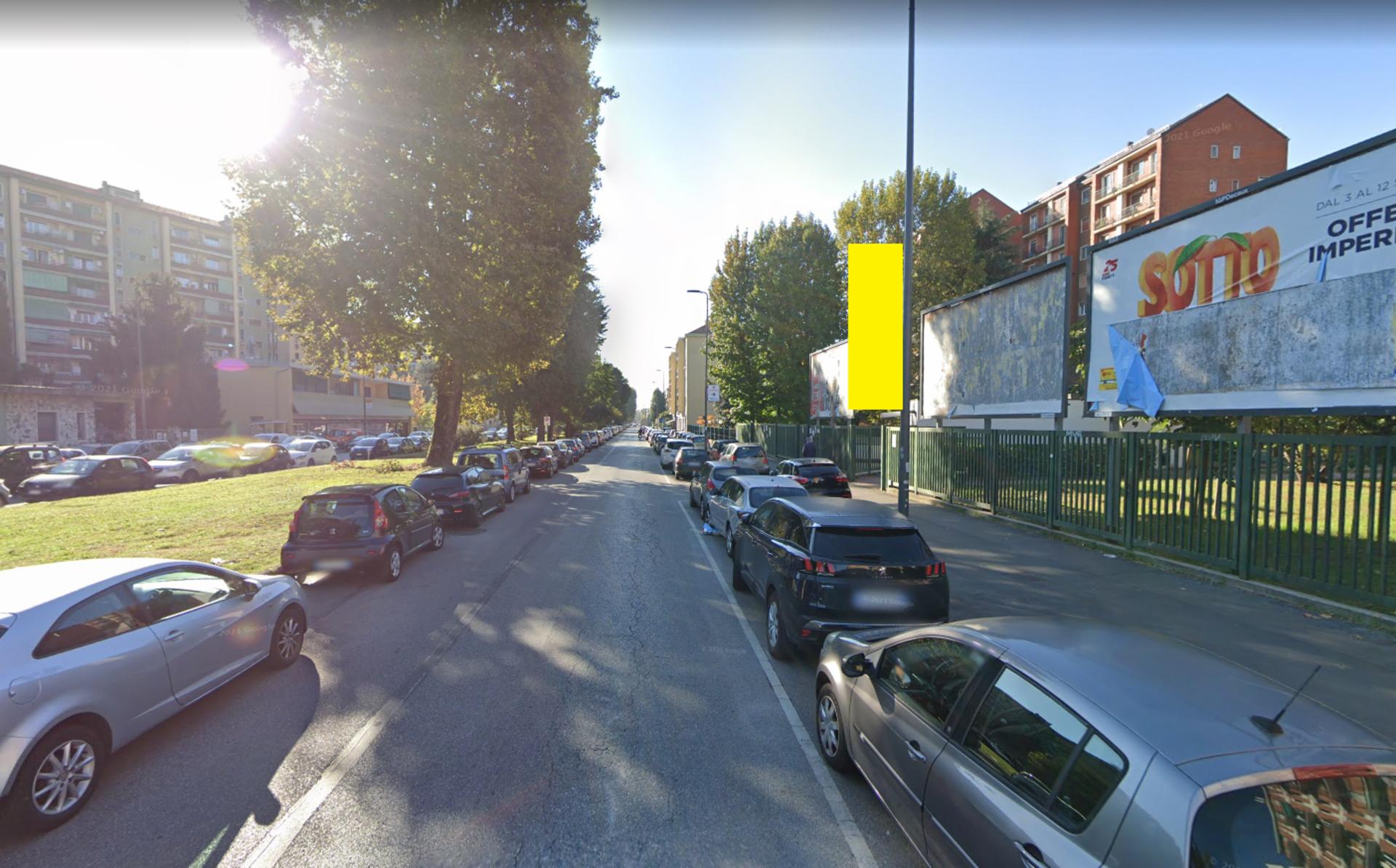 Impianto VERTICAL BANNER a Milano, in zona Totó